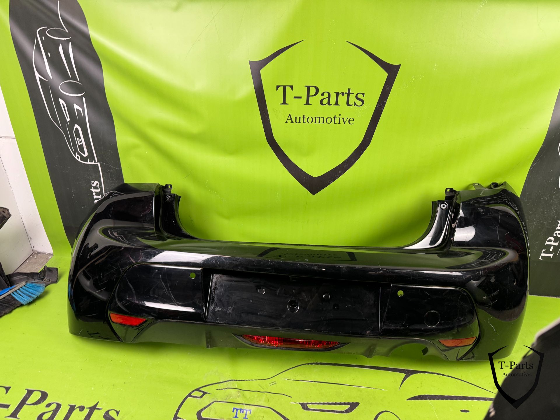 peugeot 208 achterbumper 4x PDC bumper 2019+