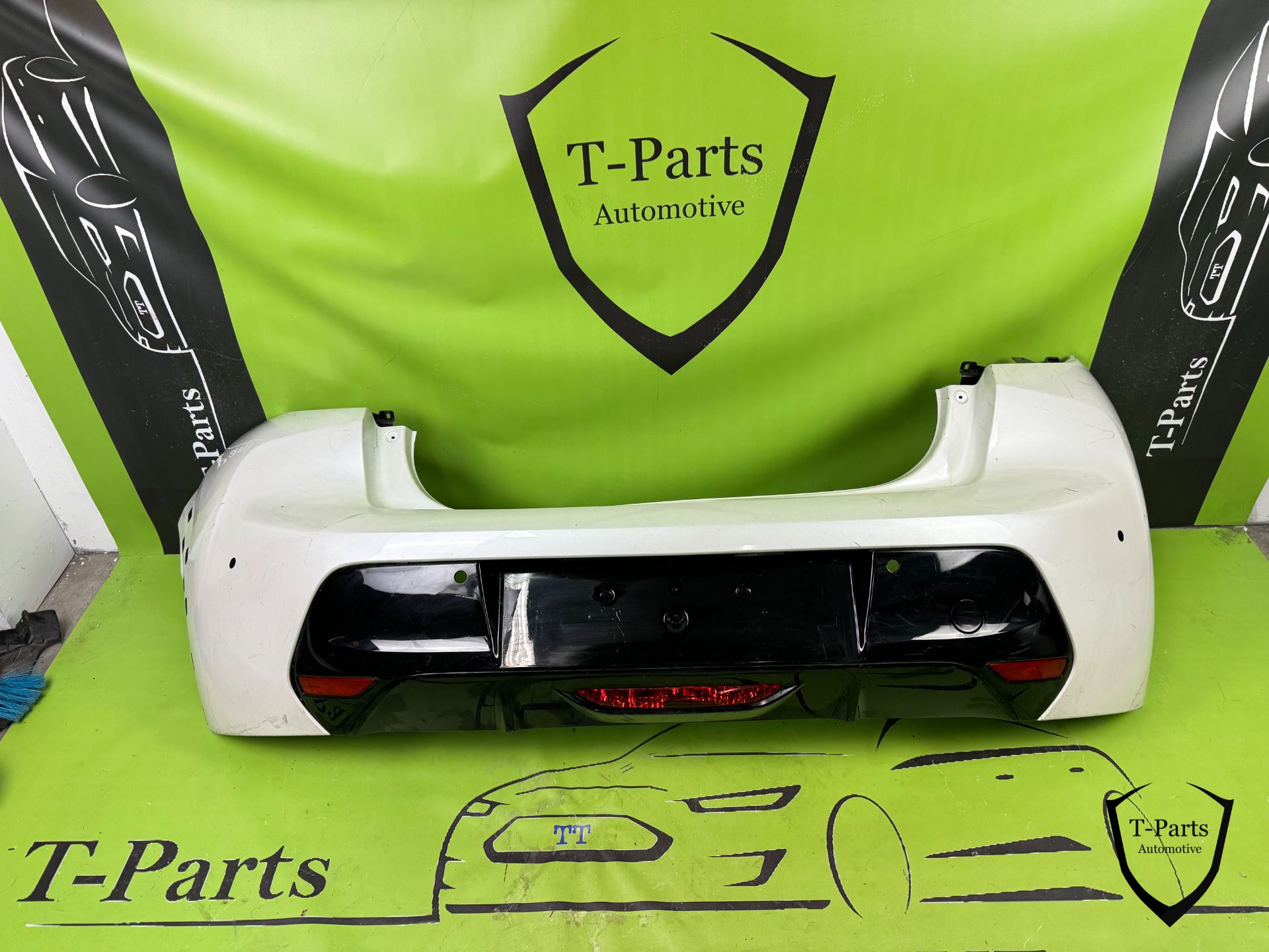 peugeot 208 GT line achterbumper 4x PDC bumper 2019+