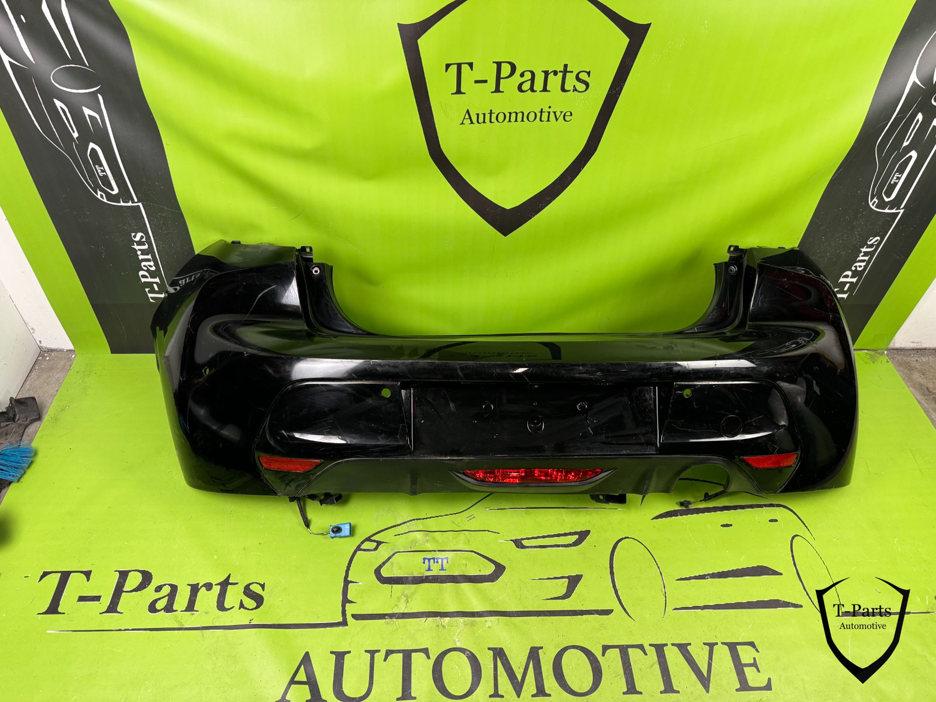 peugeot 208 achterbumper 4x PDC bumper 2019+ camera