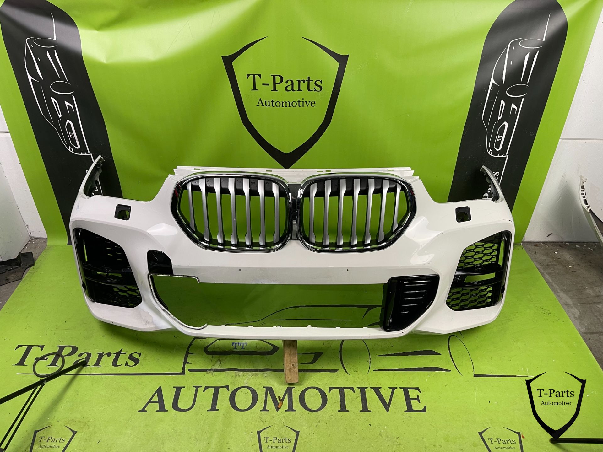 bmw X1 F48 voorbumper M pakket bumper grille rooster 19+