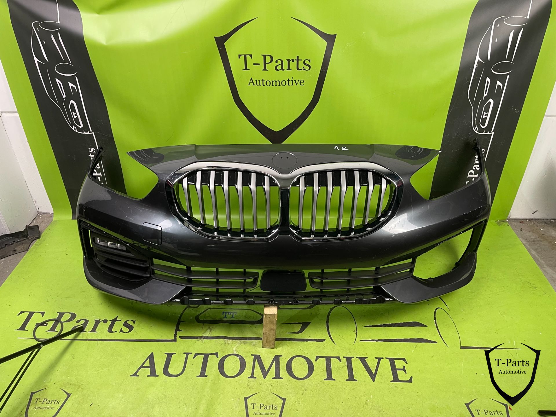 bmw 1 serie F40 voorbumper bumper grille rooster