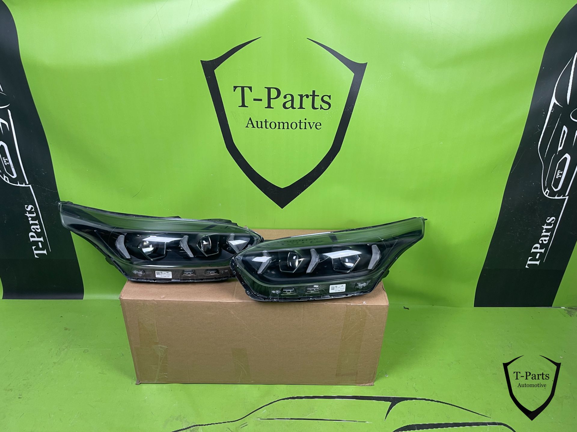 kia CEED proceed koplamp links J792111010 rechts J792111020