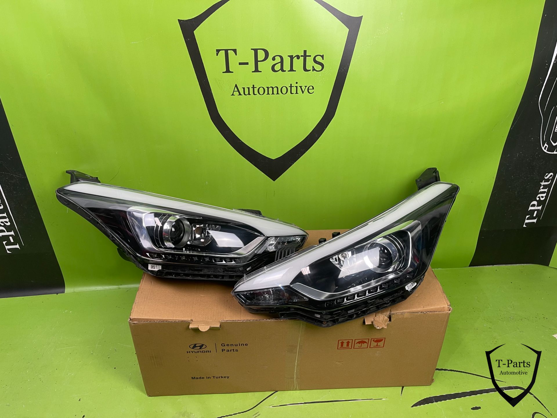hyundai i20 koplamp links rechts 92102C8200 92101-C8200