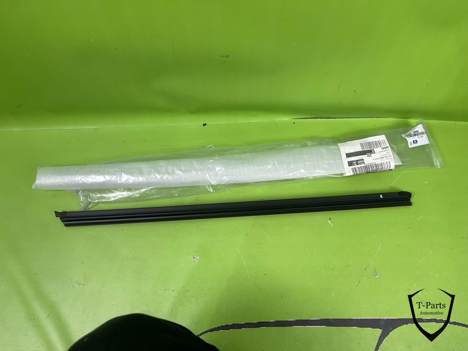hyundai kona raamlijst 82231J9000 82231 J9000