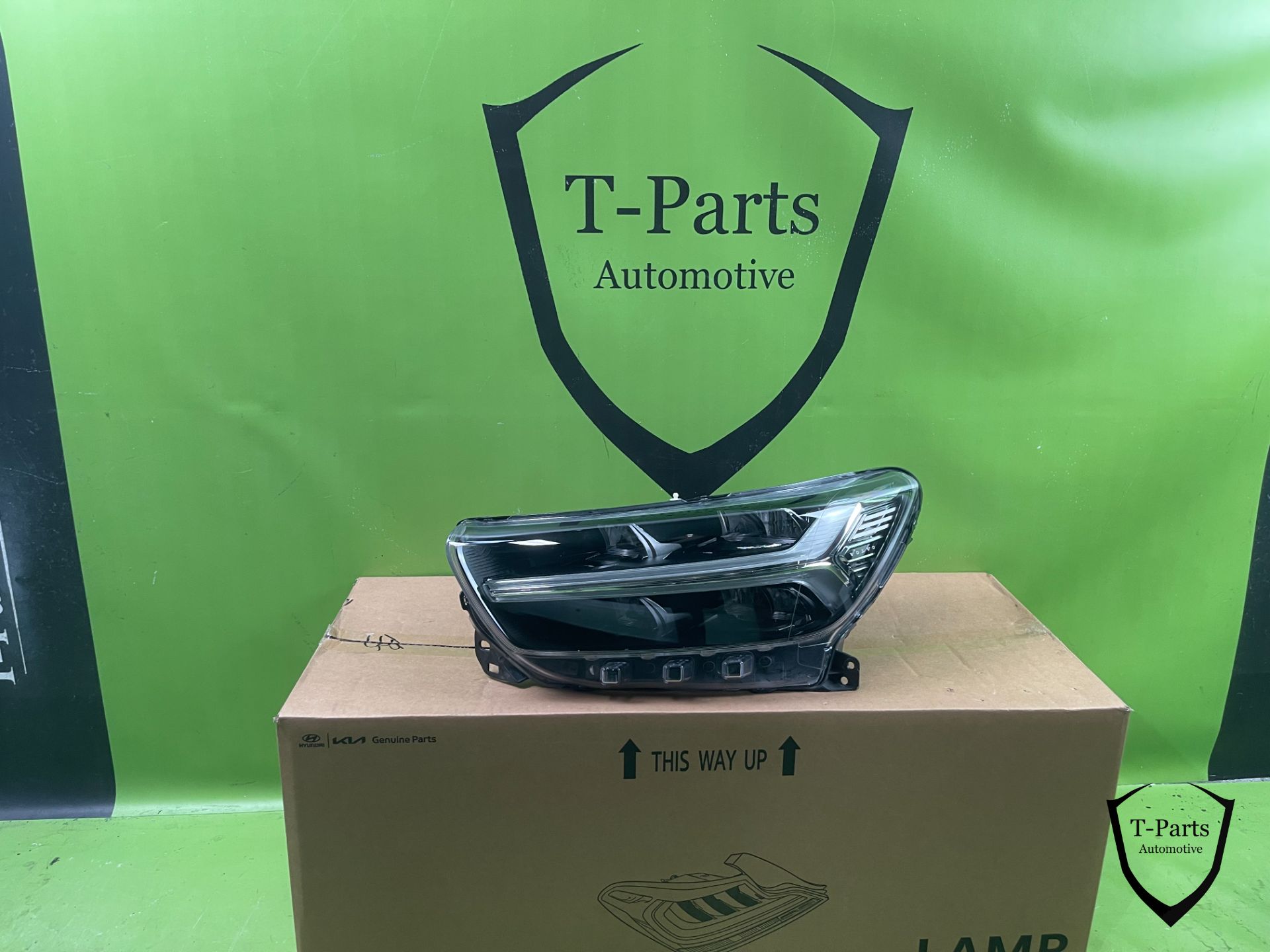volvo xc40 headlight left 31655988