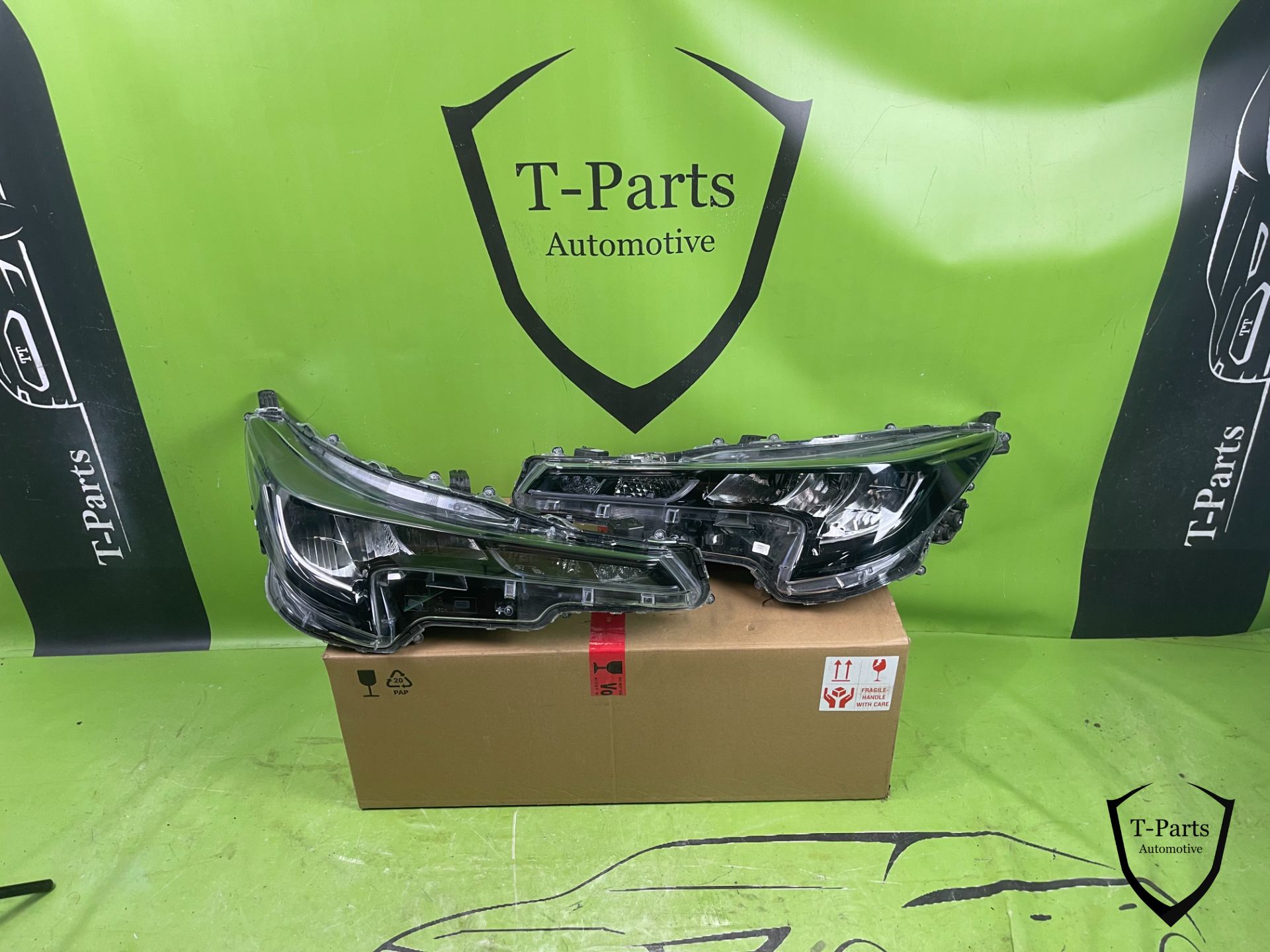 toyota corolla headlight left right 8115002S60 8111002S60