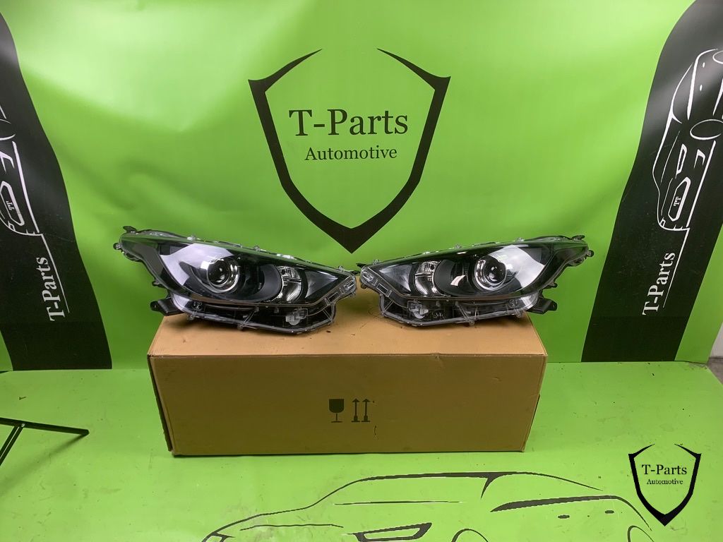Toyota Yaris Scheinwerfer rechts links 81170K0060 81130K0060