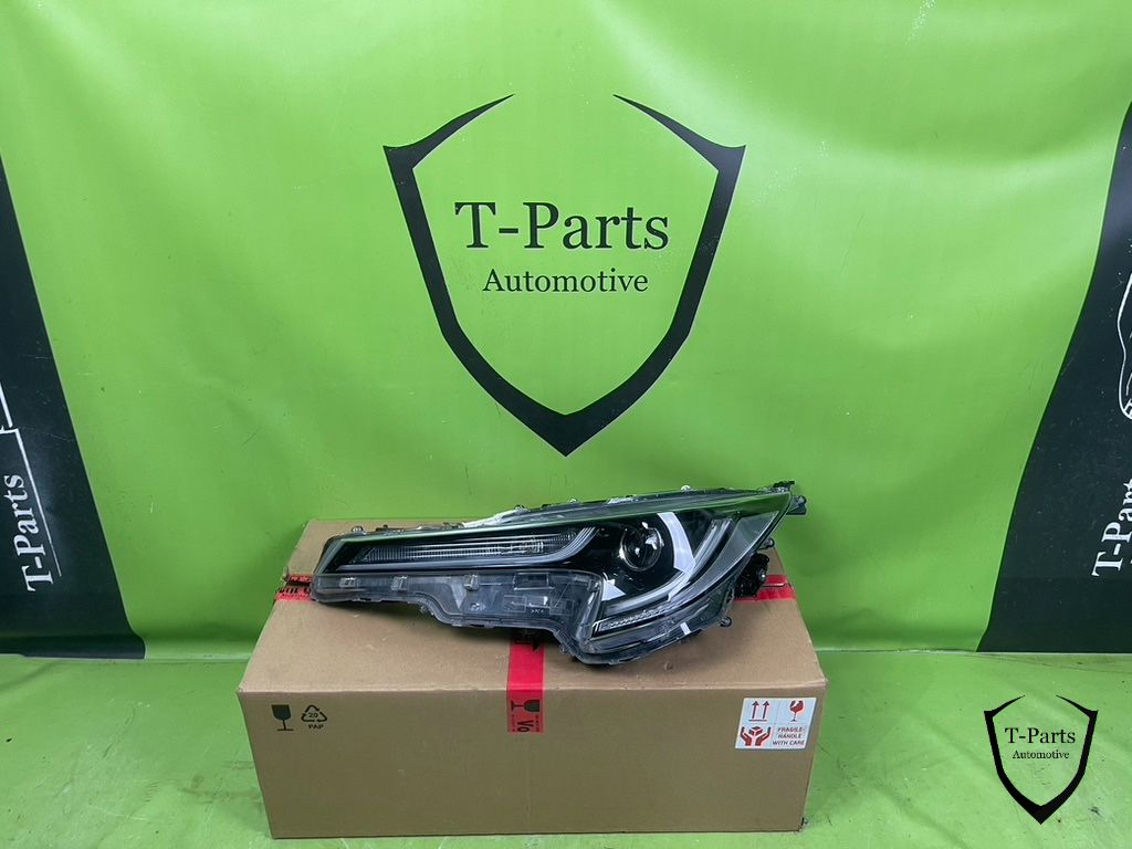 Toyota Corolla left headlight lamp 8115002s70