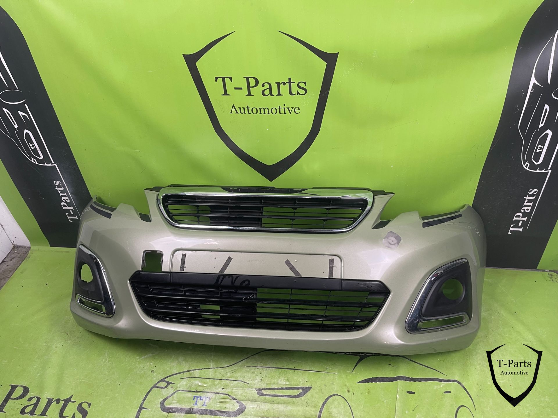 Peugeot 108 voorbumper bumper LED rooster 14+ grille 1612201580