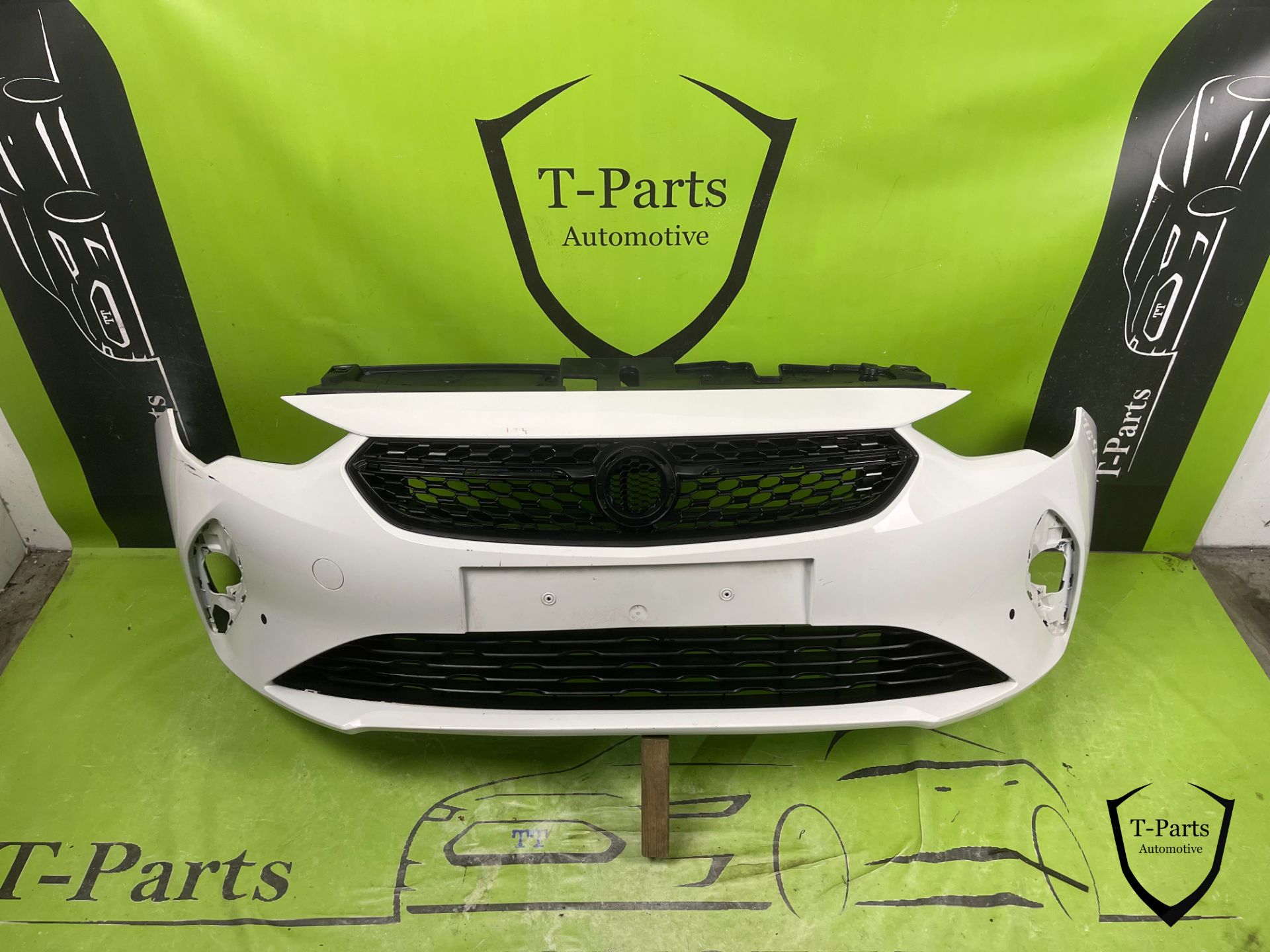 Pare-chocs avant Opel Corsa F avec 4 capteurs de stationnement (PDC) 166383571T
