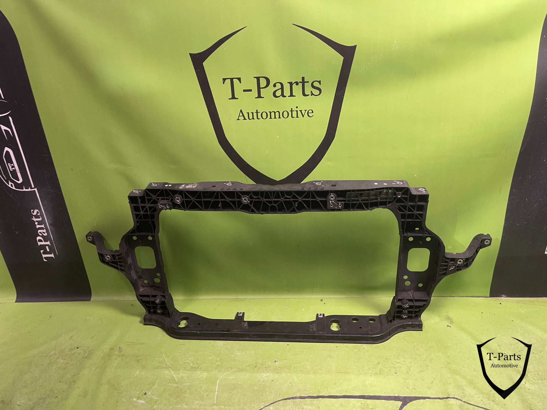 hyundai i20 front voorfront paneel 64101Q0080