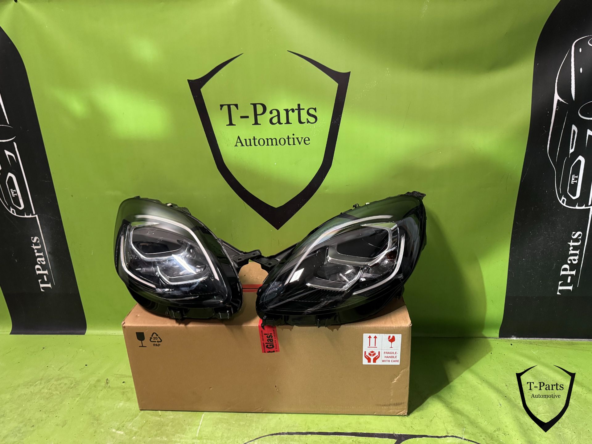 Ford Puma headlight lamp set left right 2491053 2491065