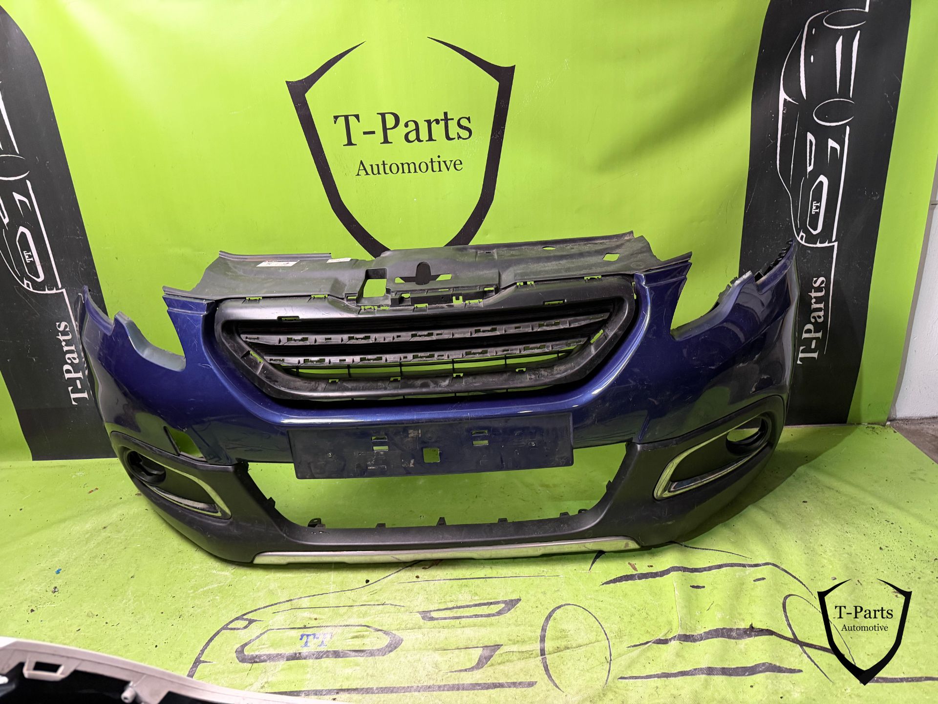 peugeot 2008 voorbumper bumper 2013