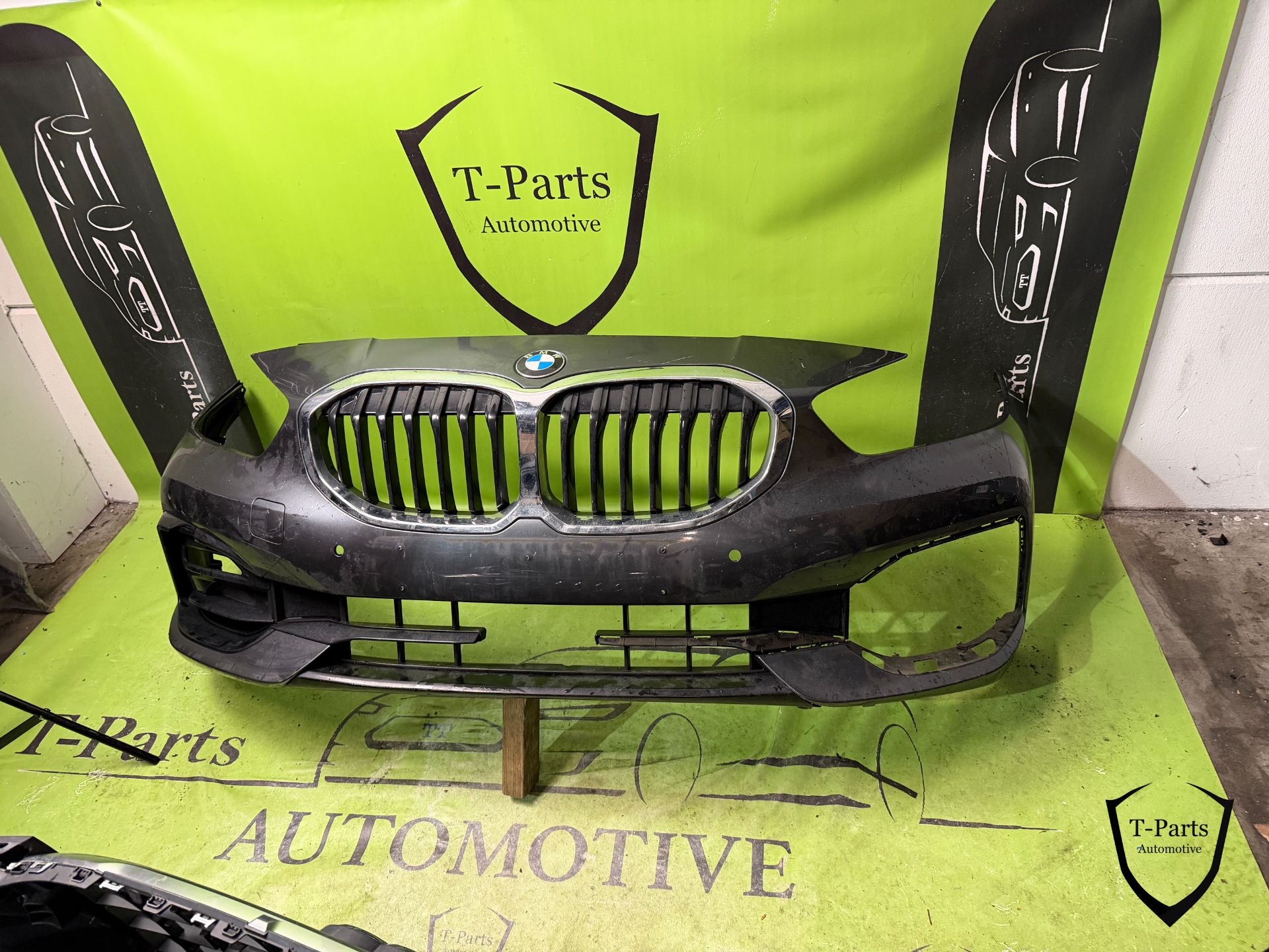 bmw 1 serie F40 bumper voorbumper 18+