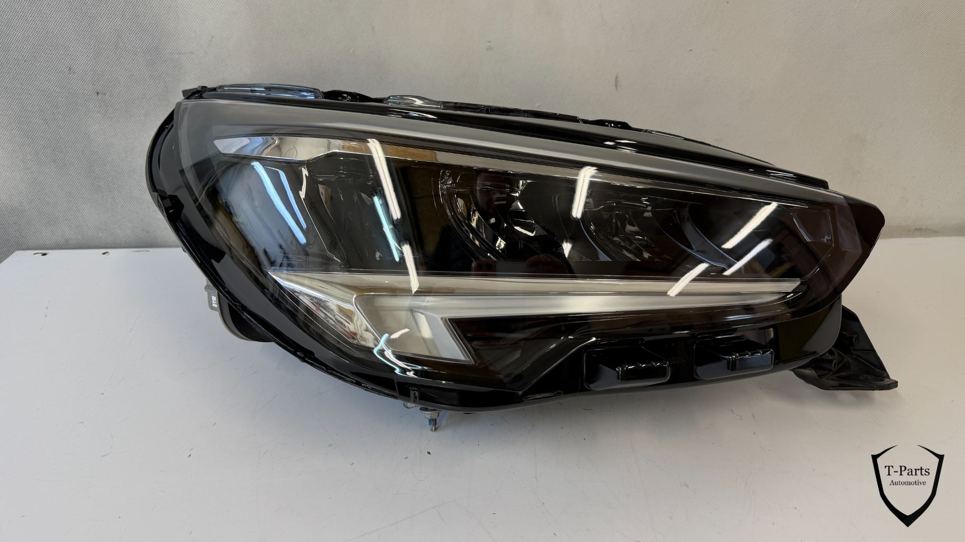 Opel Corsa F rechter Scheinwerfer 9829522580