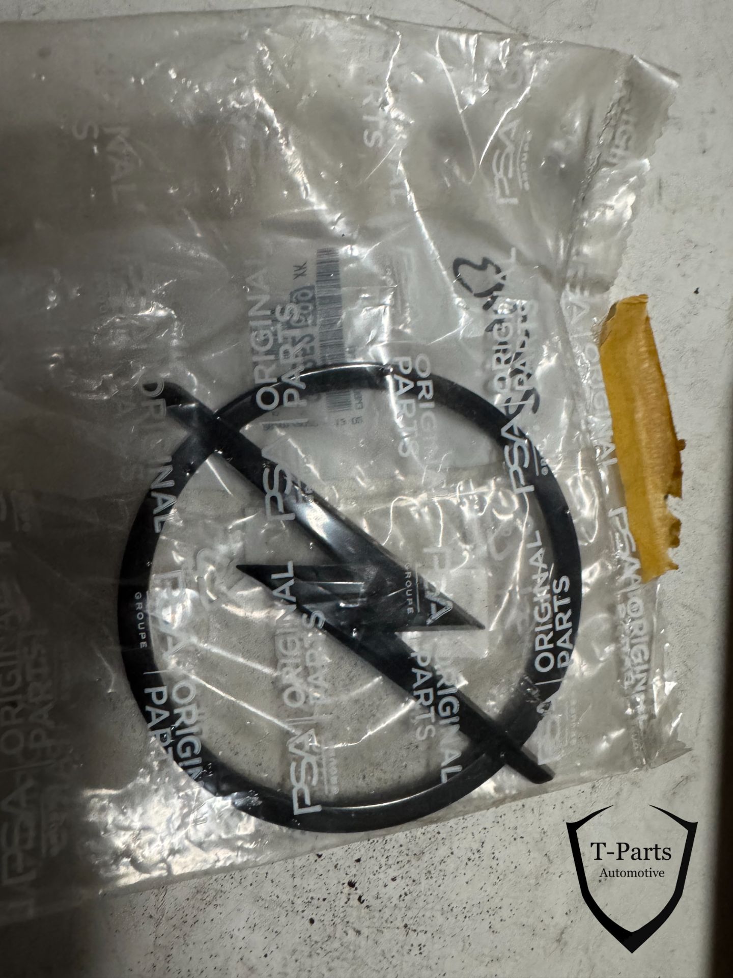 opel mokka B grandlander voorbumper logo embleem 98352699xk