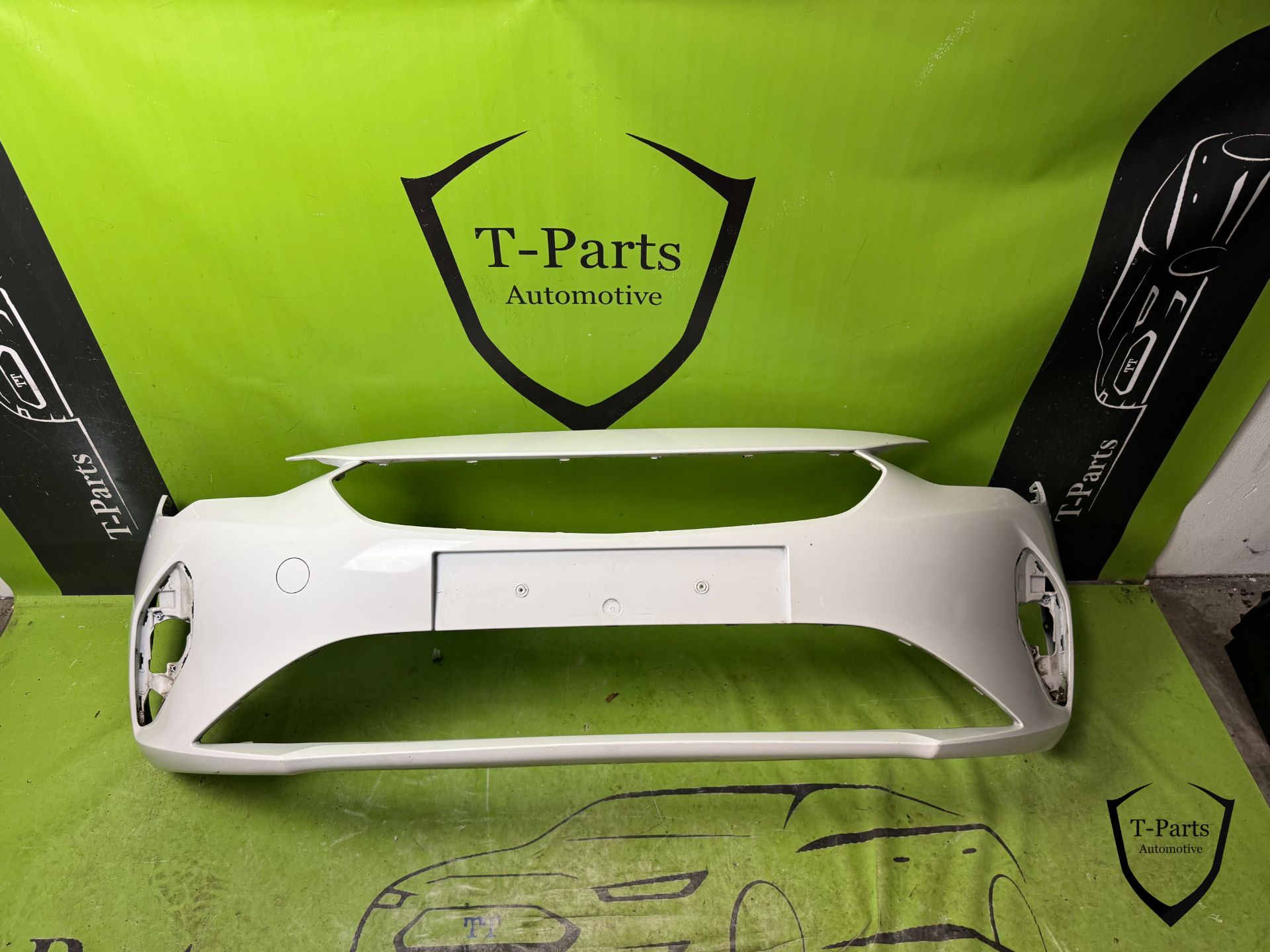 opel corsa F voorbumper bumper wit