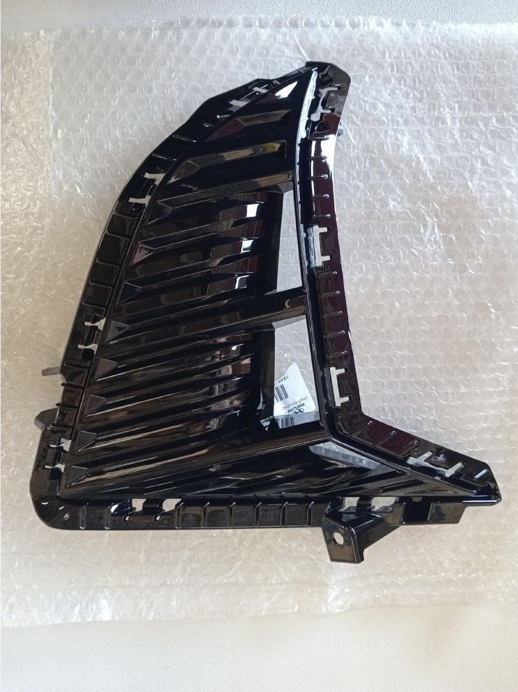 hyundai i20 voorbumper mistlamp lijst links 86563Q0GA0
