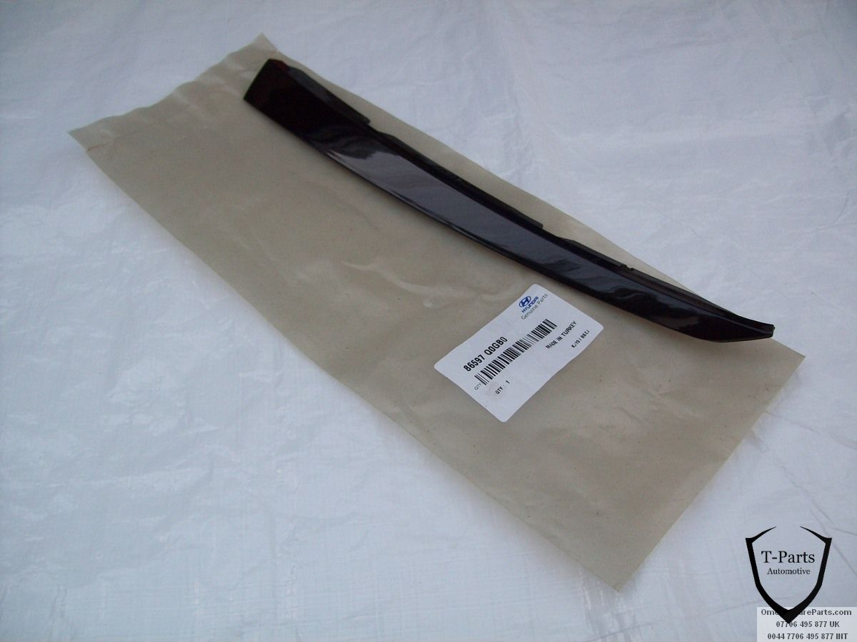 hyundai i20 voorbumper links grille lijst 86597Q0GB0