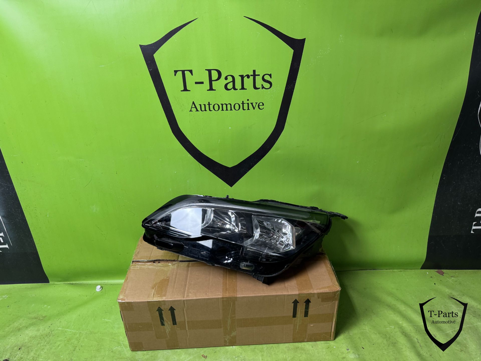 peugeot 3008 koplamp links 9810478180
