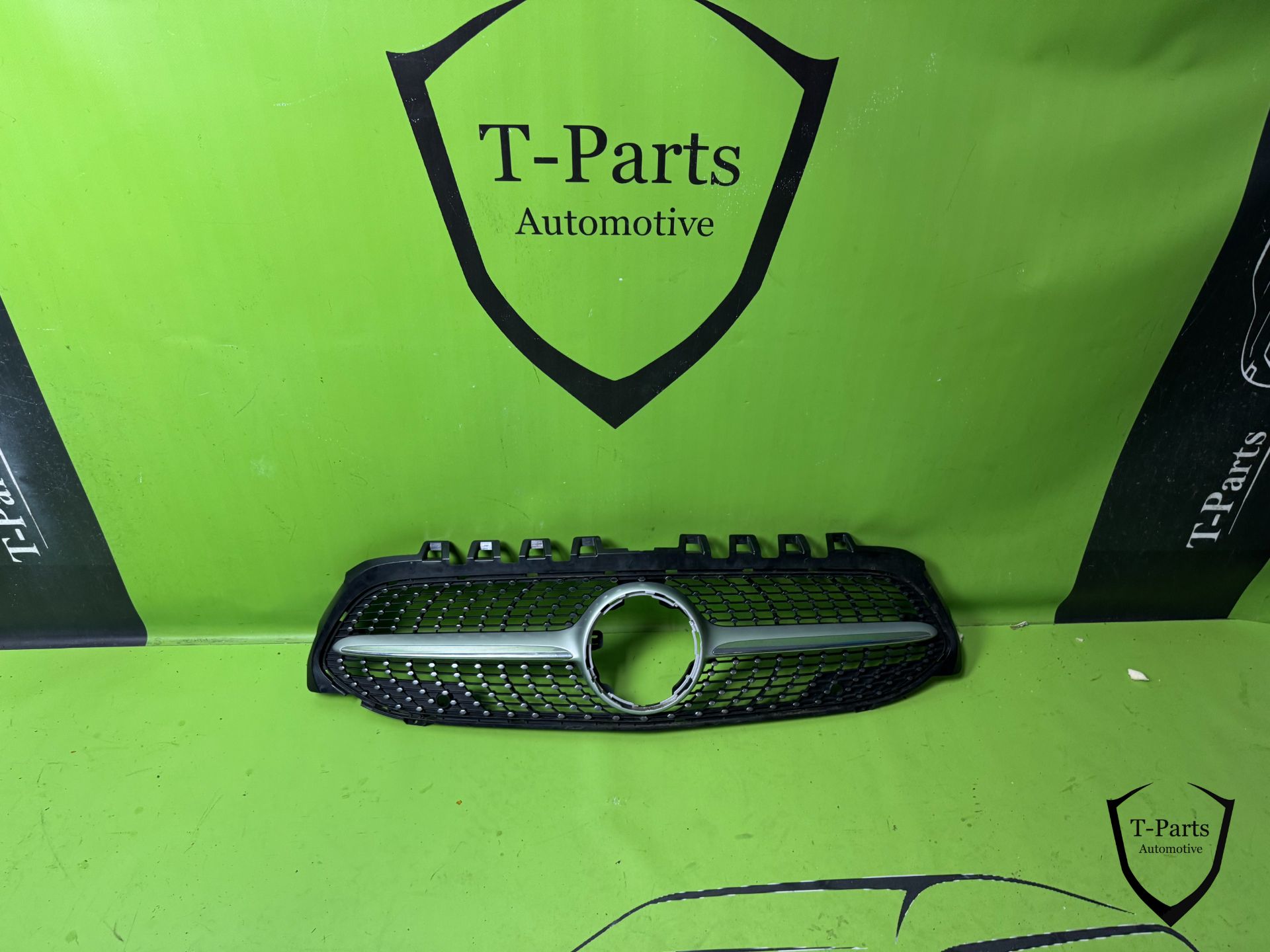 Calandre de pare-chocs avant Mercedes Classe A W177