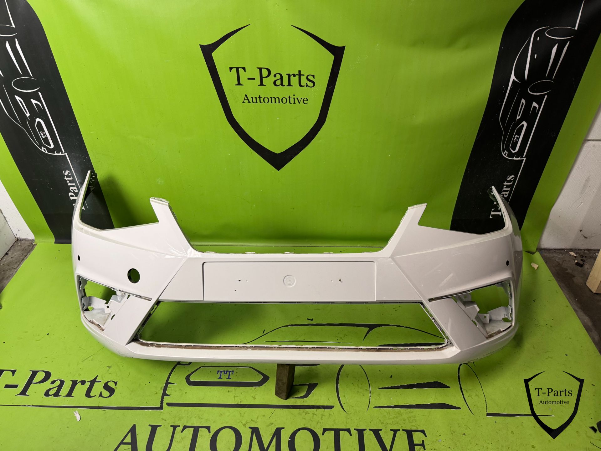 seat ibiza 6F voorbumper bumper 4X PDC