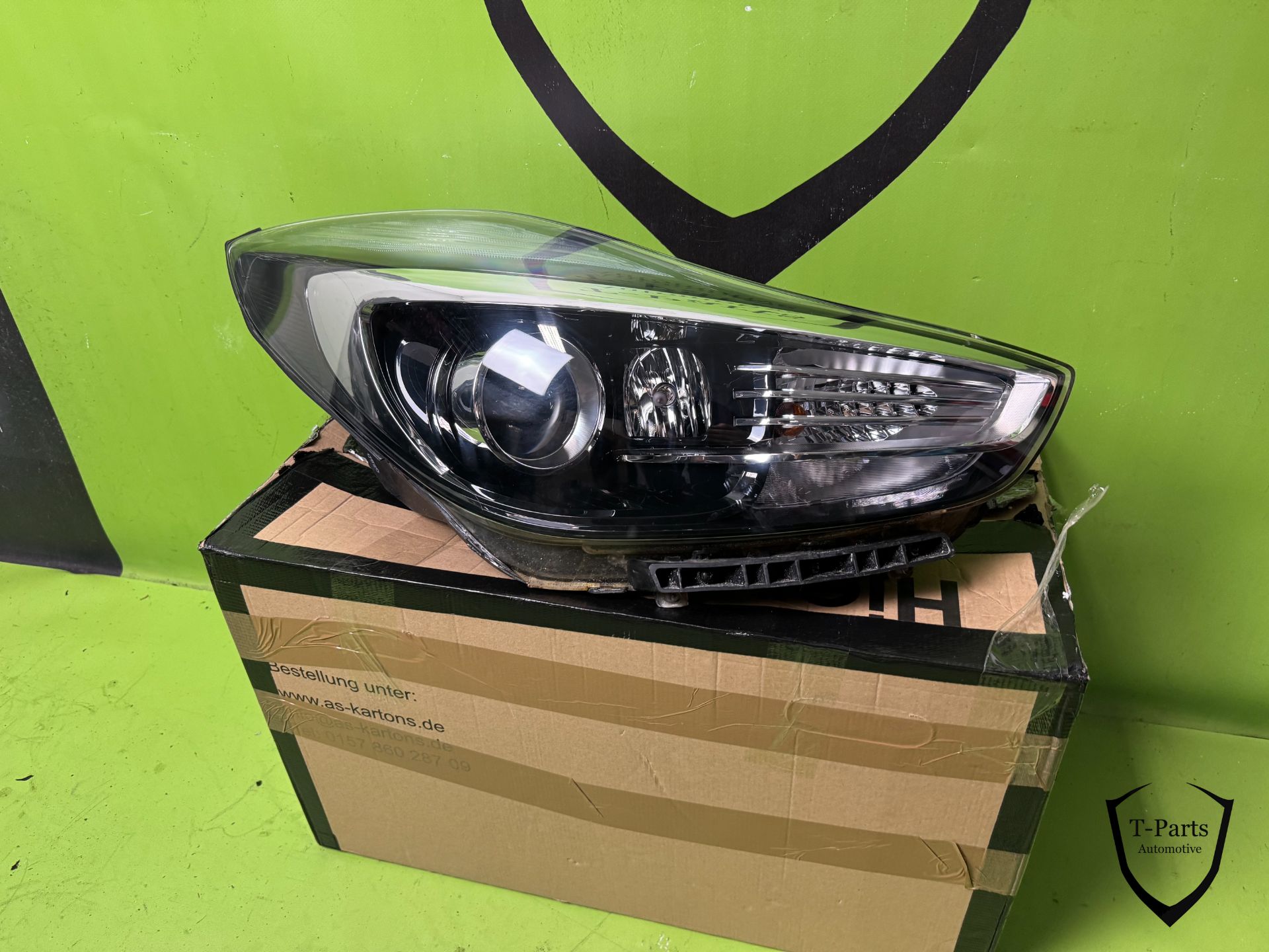Phare droit Hyundai ix20 921021K500