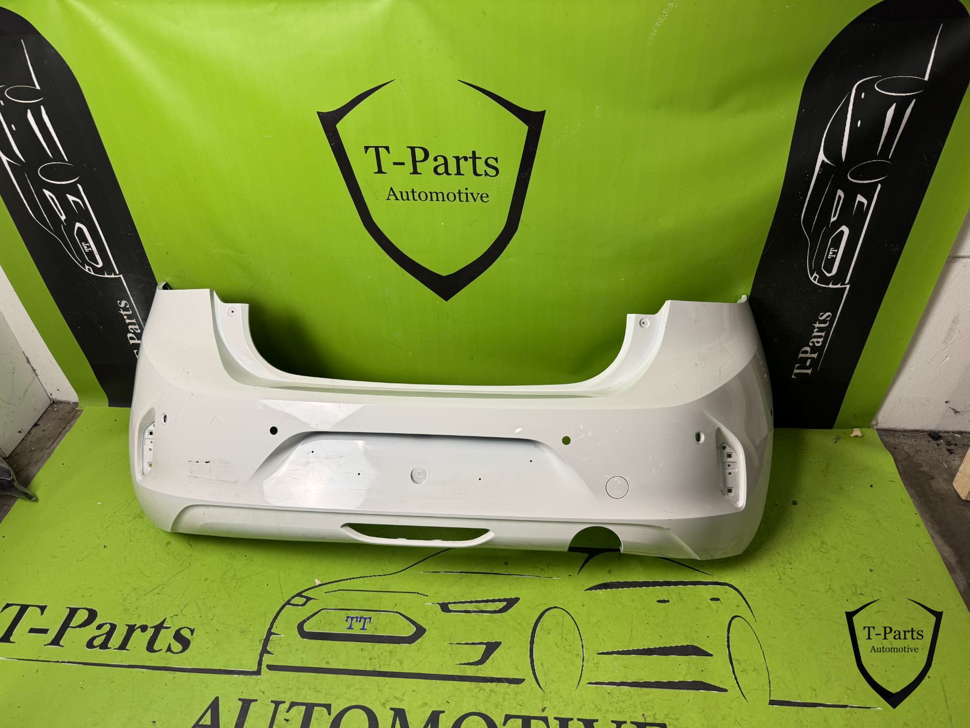 opel corsa F achterbumper Bumper 4x pdc