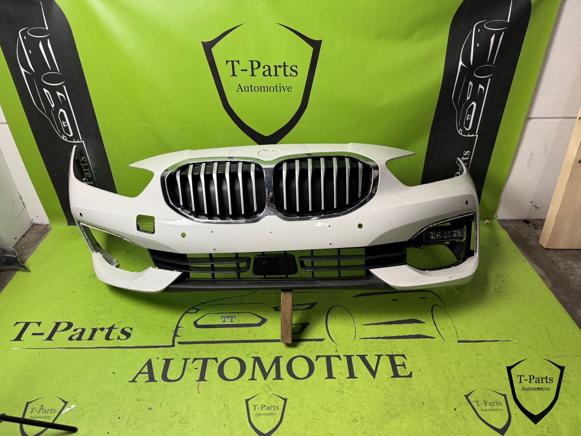 bmw 1 serie F40 bumper voorbumper 18+