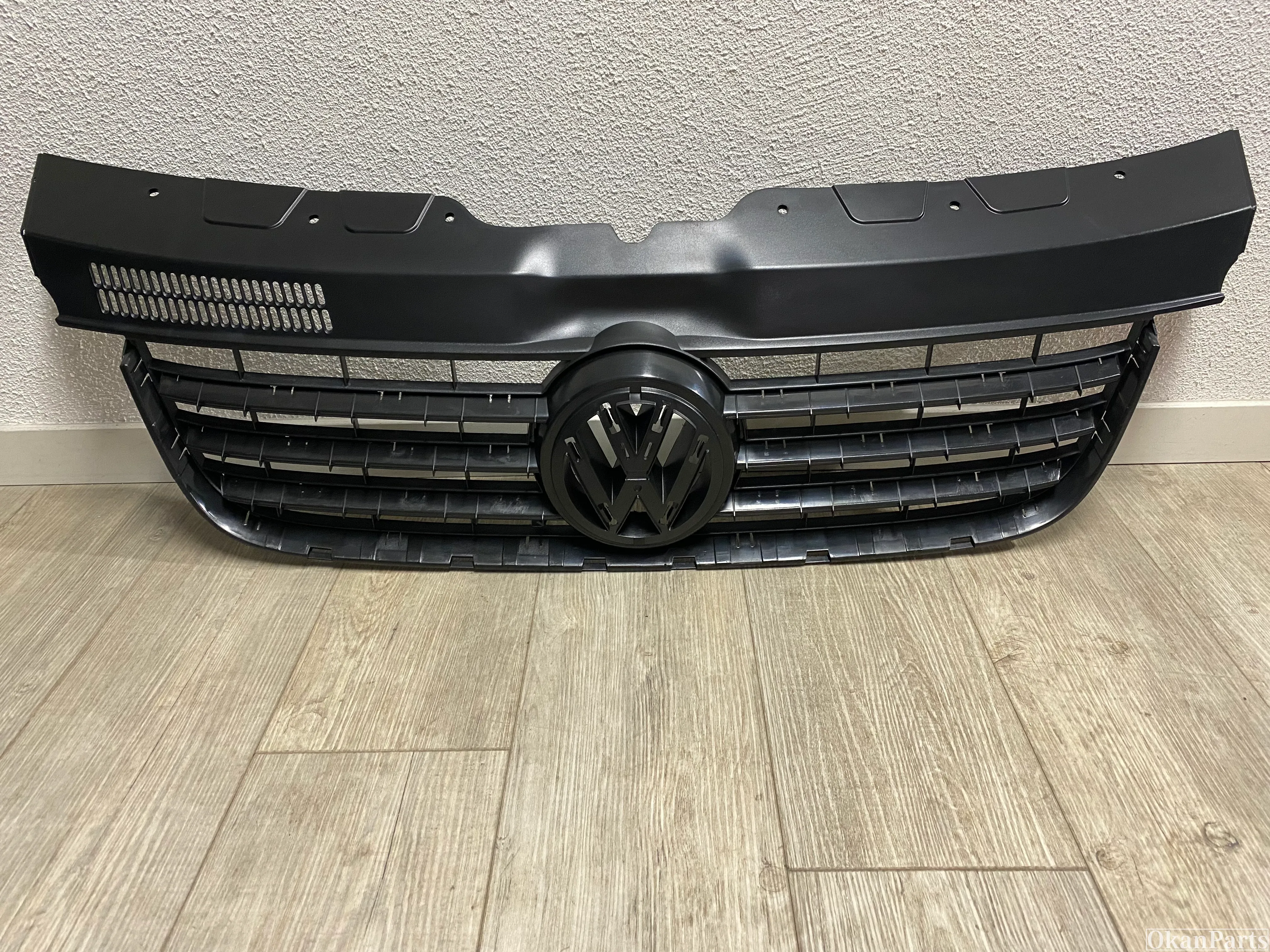 VW Volkswagen transporter Grille 7H5807101