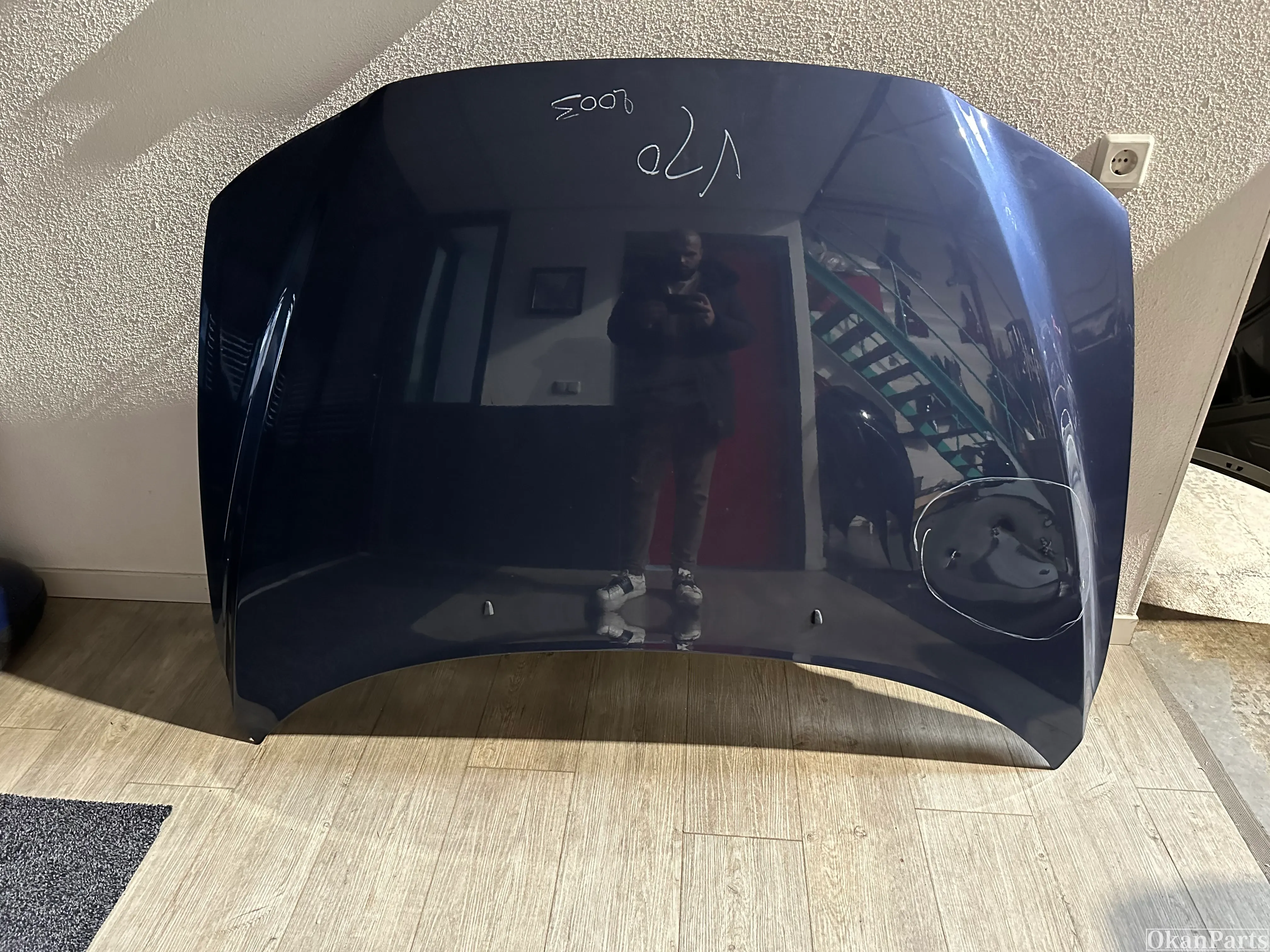 Volvo V70 II bonnet