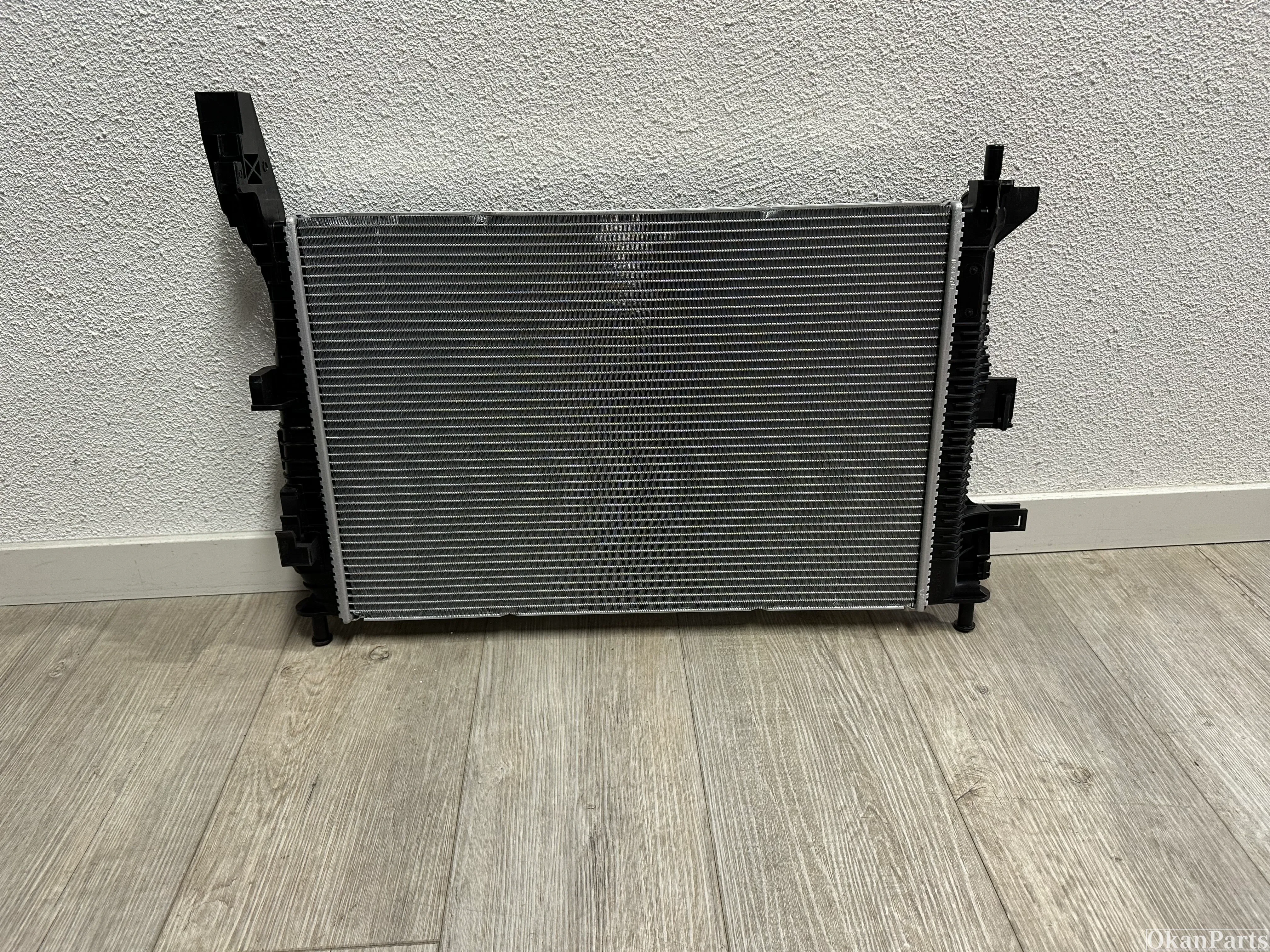 Ford Focus III Transit Connect Radiateur CV61-8005-VC