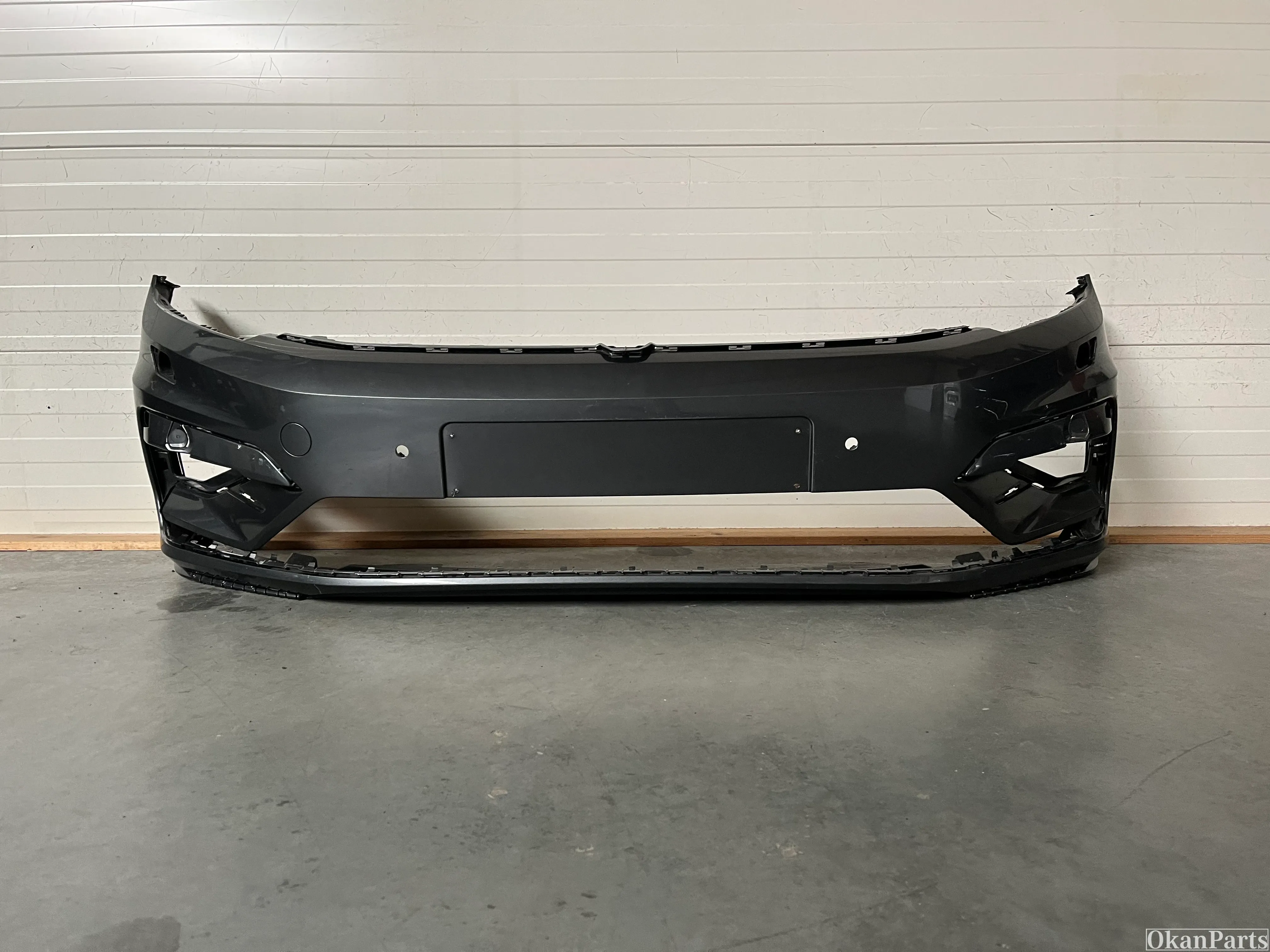 Volkswagen Touran 5TA R-line Front bumper 5TA807221