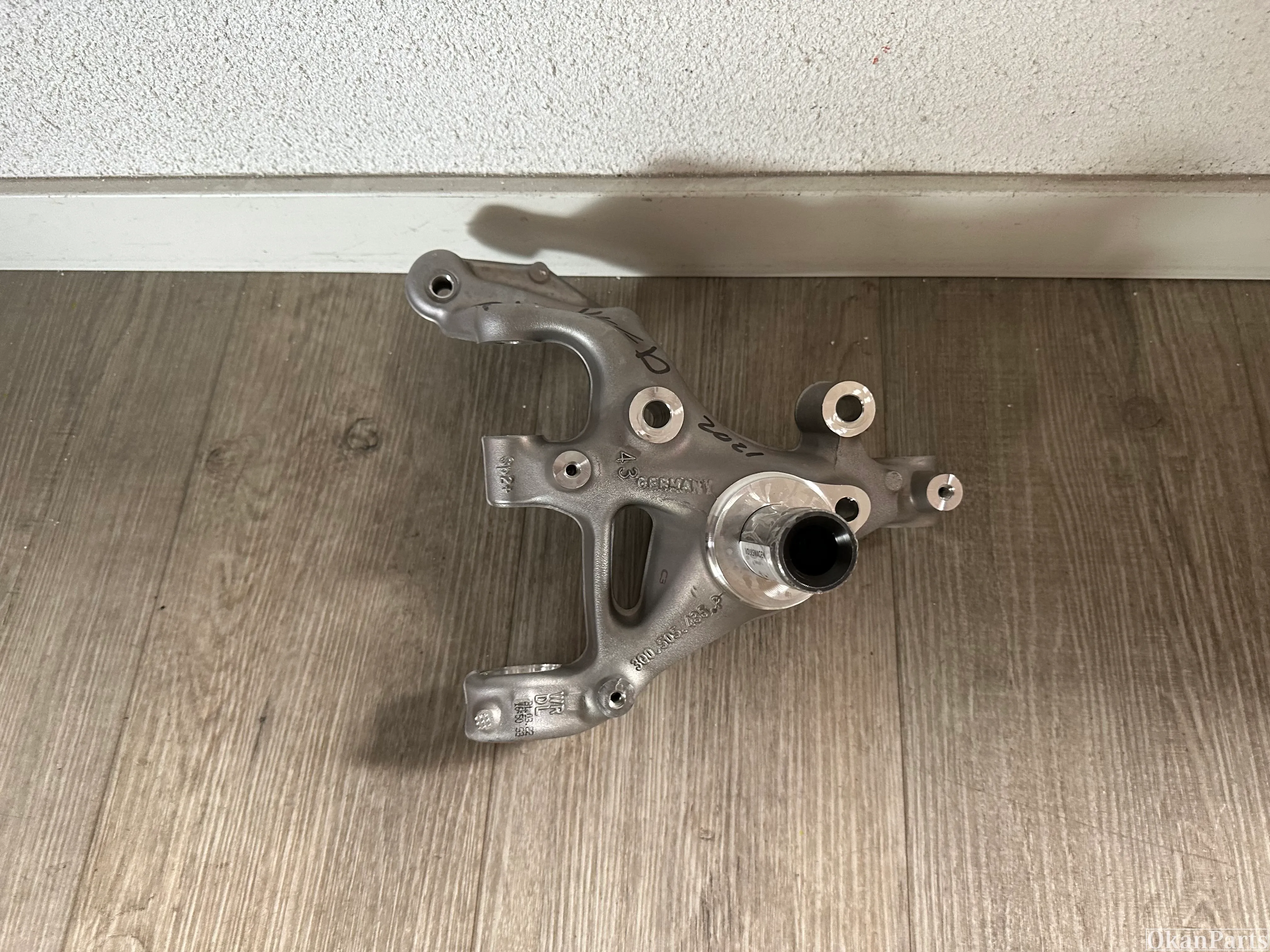 Volkswagen Passat B8 Skoda SuperB Achsschenkel hinten links