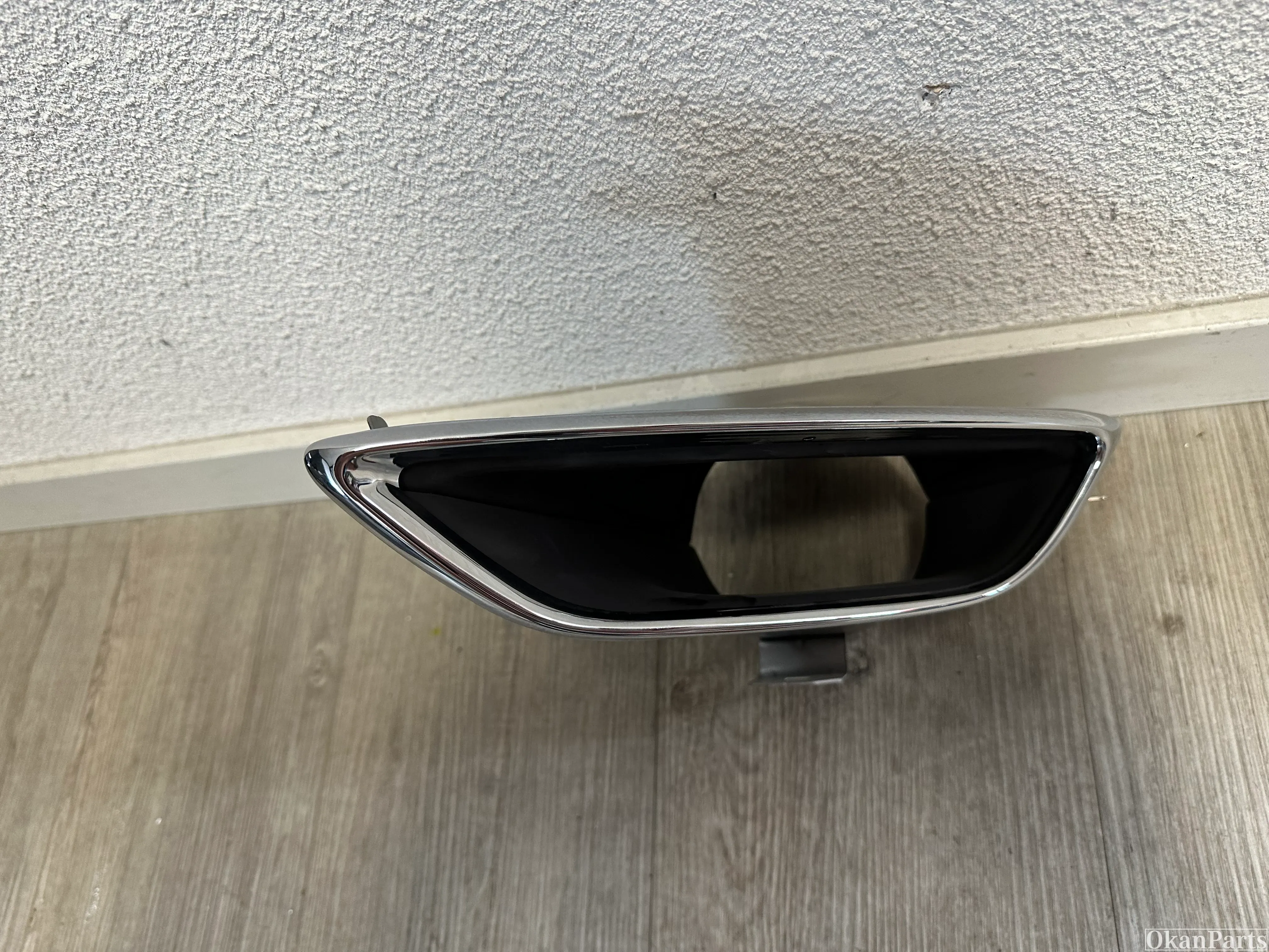 Ford Mondeo echter uitlaat sierstuk rechts DS73-17G770-SC