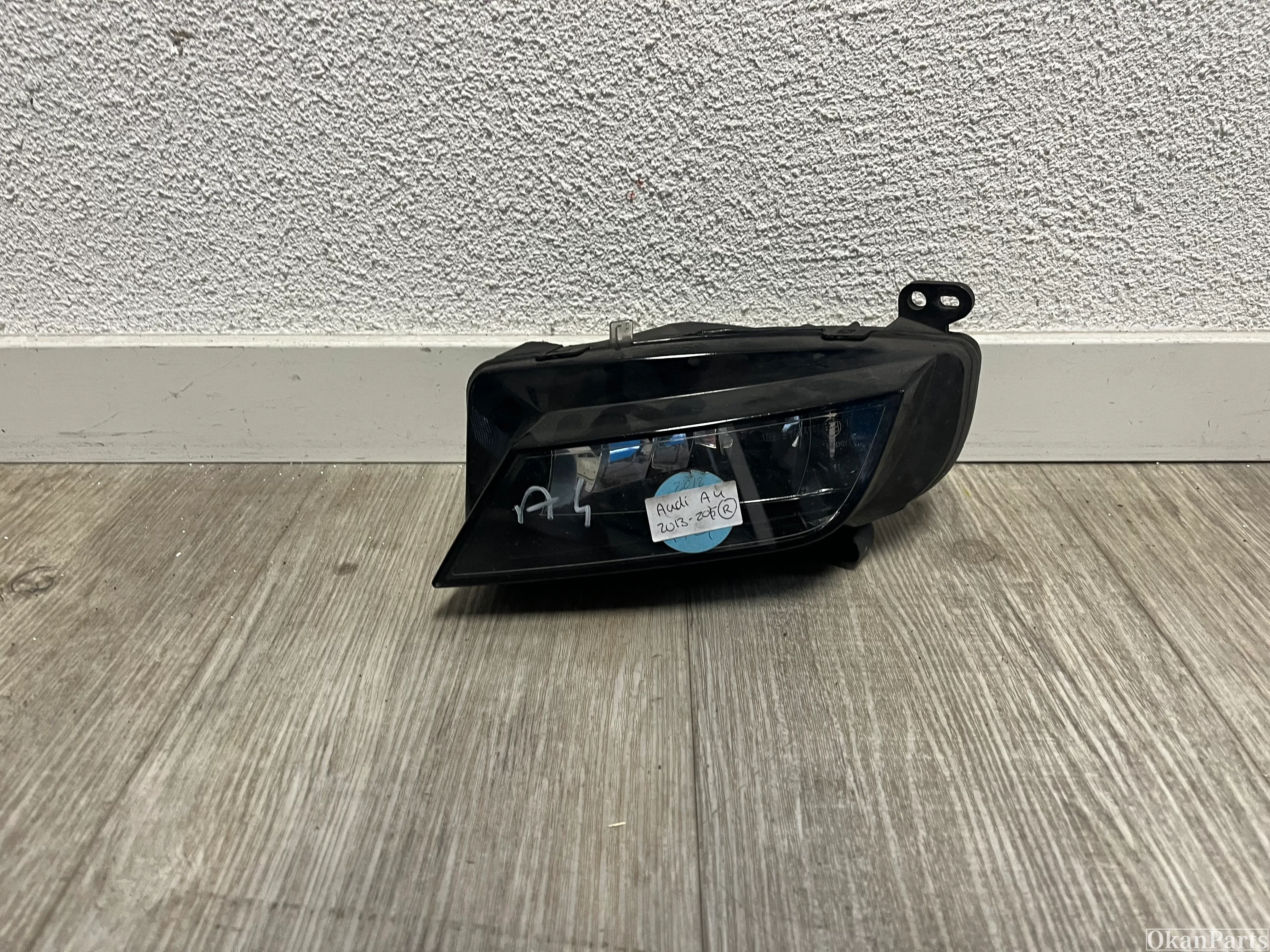 Audi A4 8K Rechter Mistlamp Rechts 8K0941700B