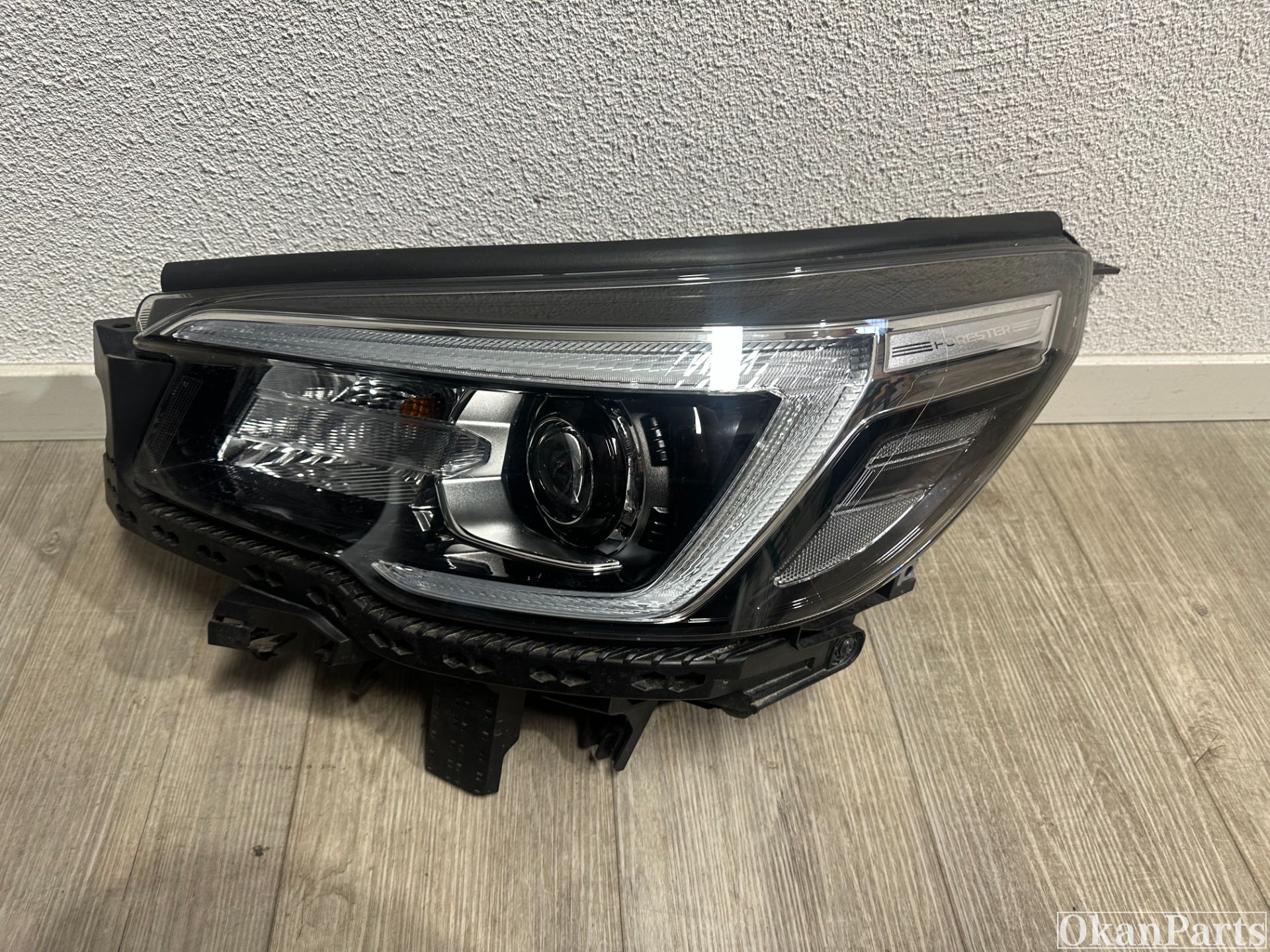 Subaru Forester LED link headlight left
