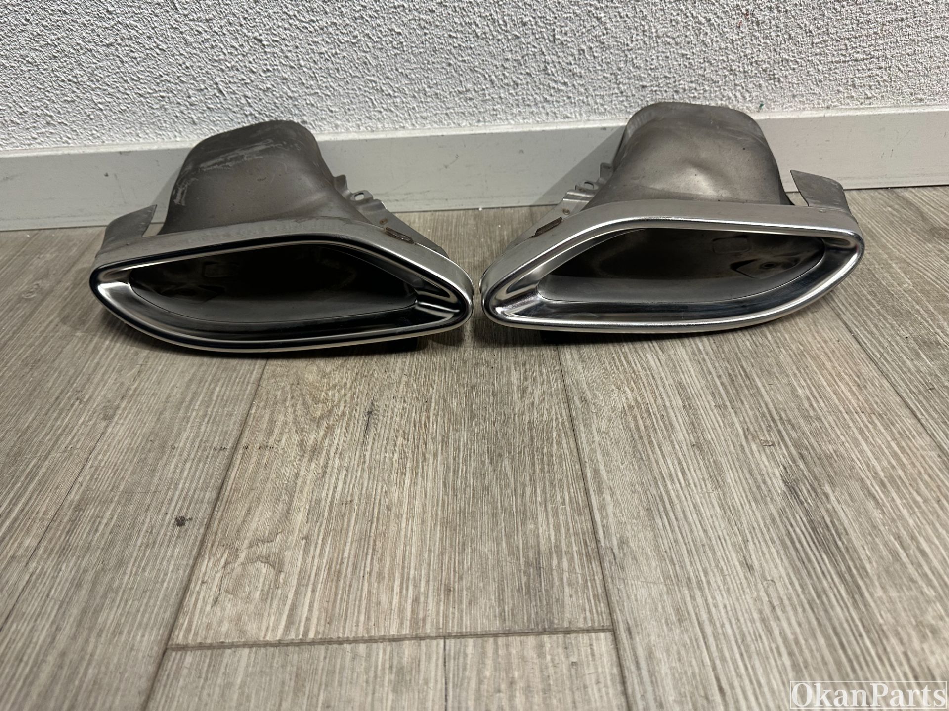 Mercedes C-klasse W205 sierstukken A2054900300 A2054900400