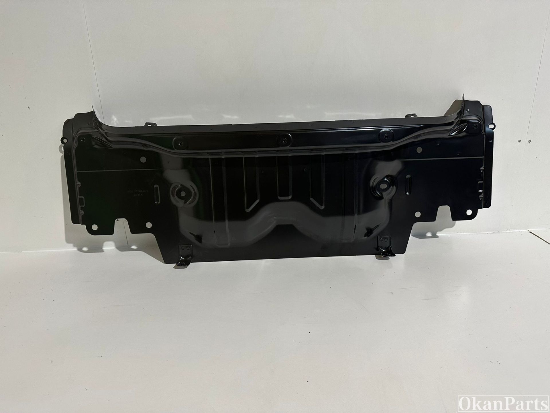 Tesla Model 3 achter tussenpaneel 1077958-00-A