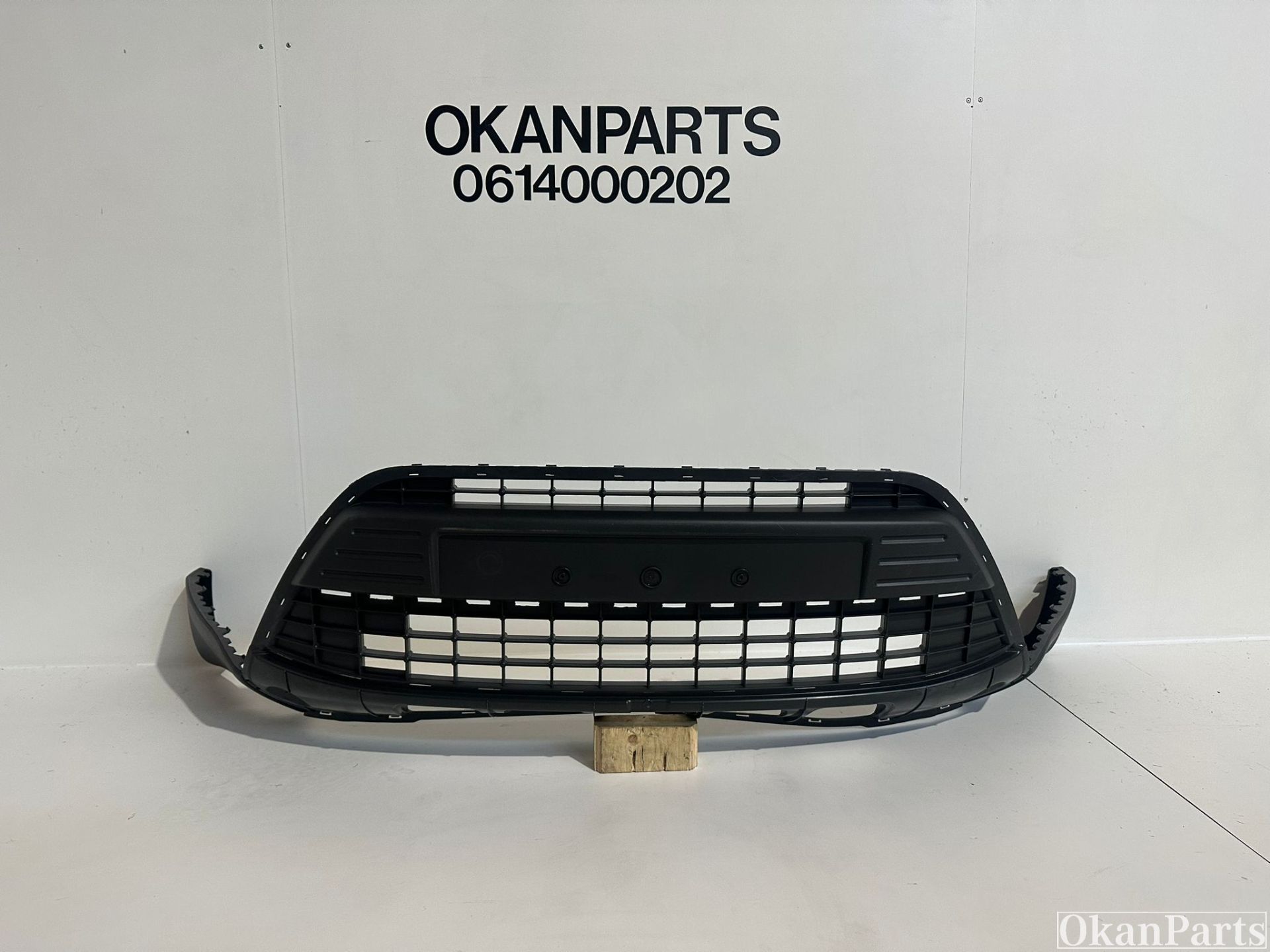 Ford Kuga I voorbumper onderlijst 8V4117C749A