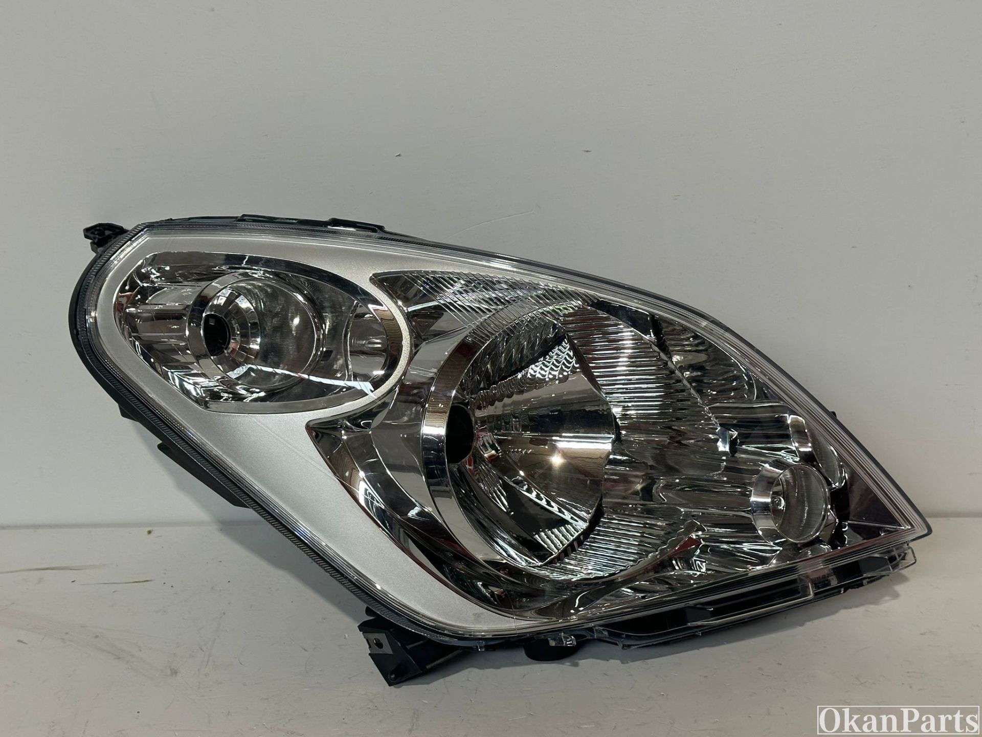 Suzuki Splash phare droit droit 35120T51K00