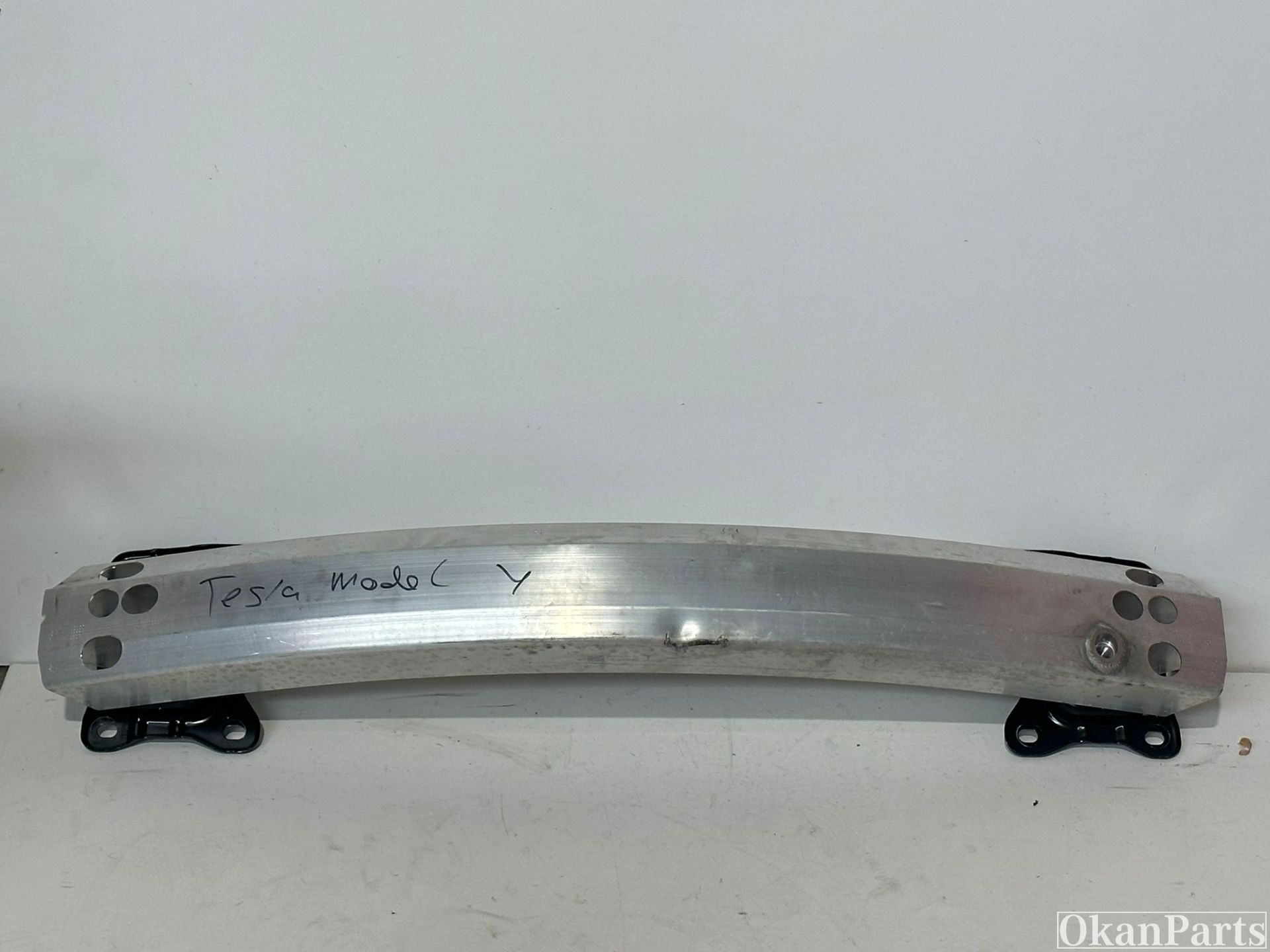 Tesla Model Y hintere Stoßstangenstange 1487616-00-B