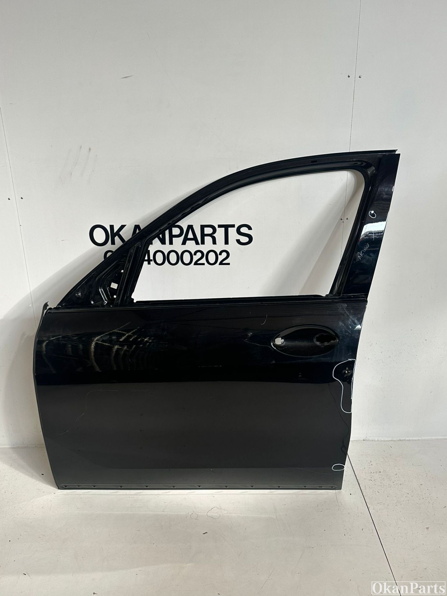 BMW X7 G07 left front door door left