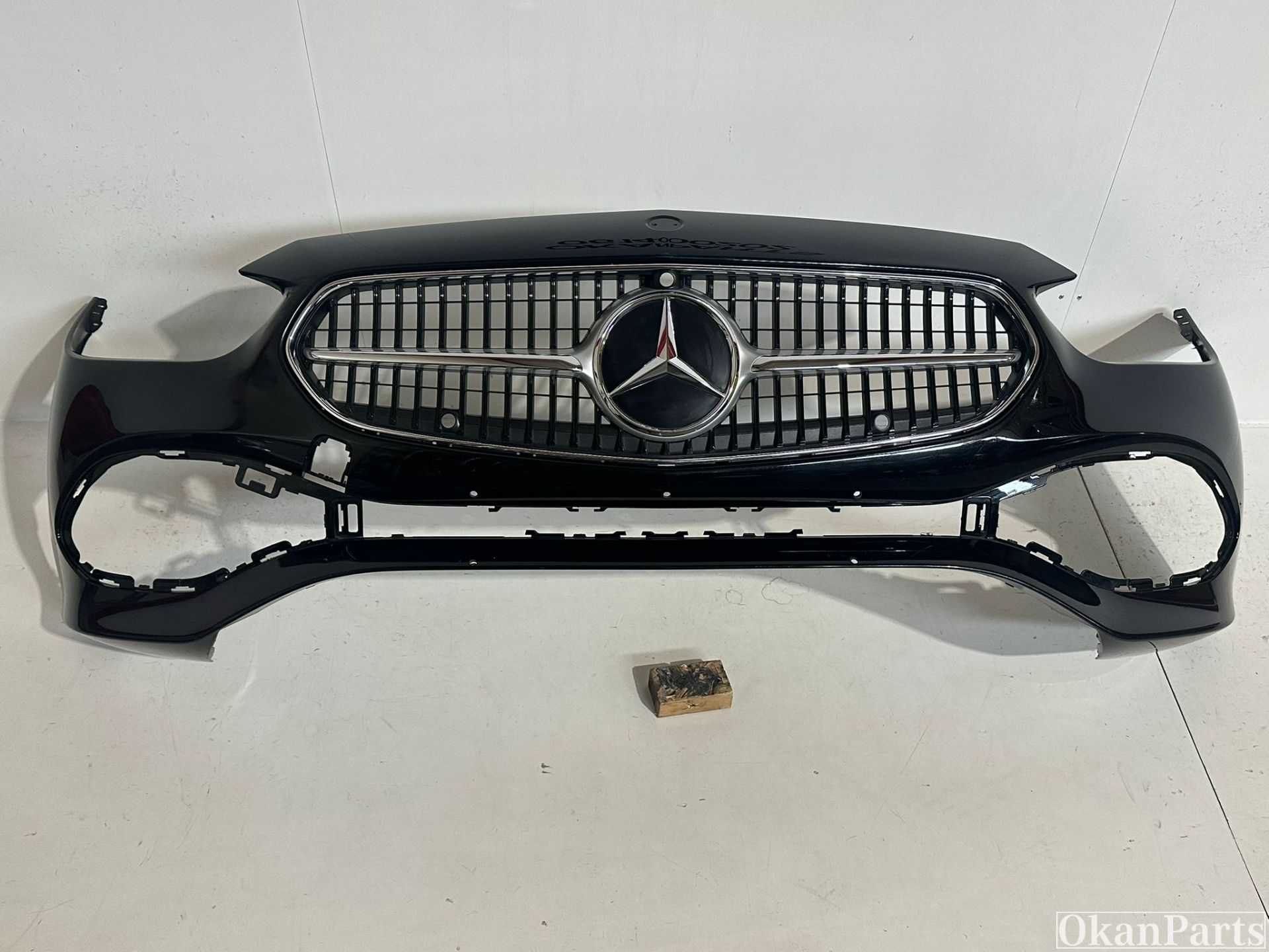 Mercedes-Benz C-klasse W206 voorbumper A2068808501