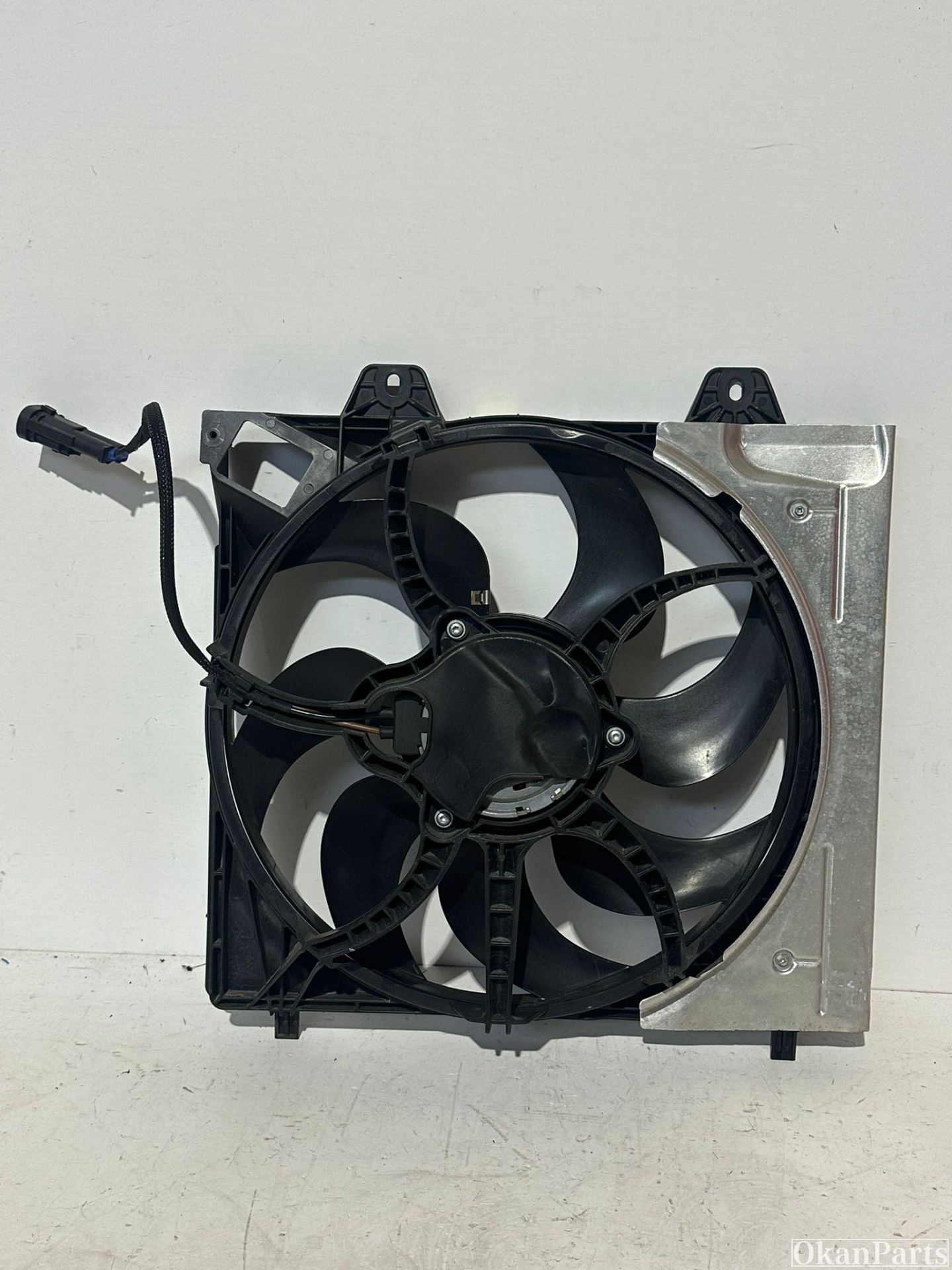 Opel Citroen Peugeot aileron de refroidissement 9827752980 9838282180