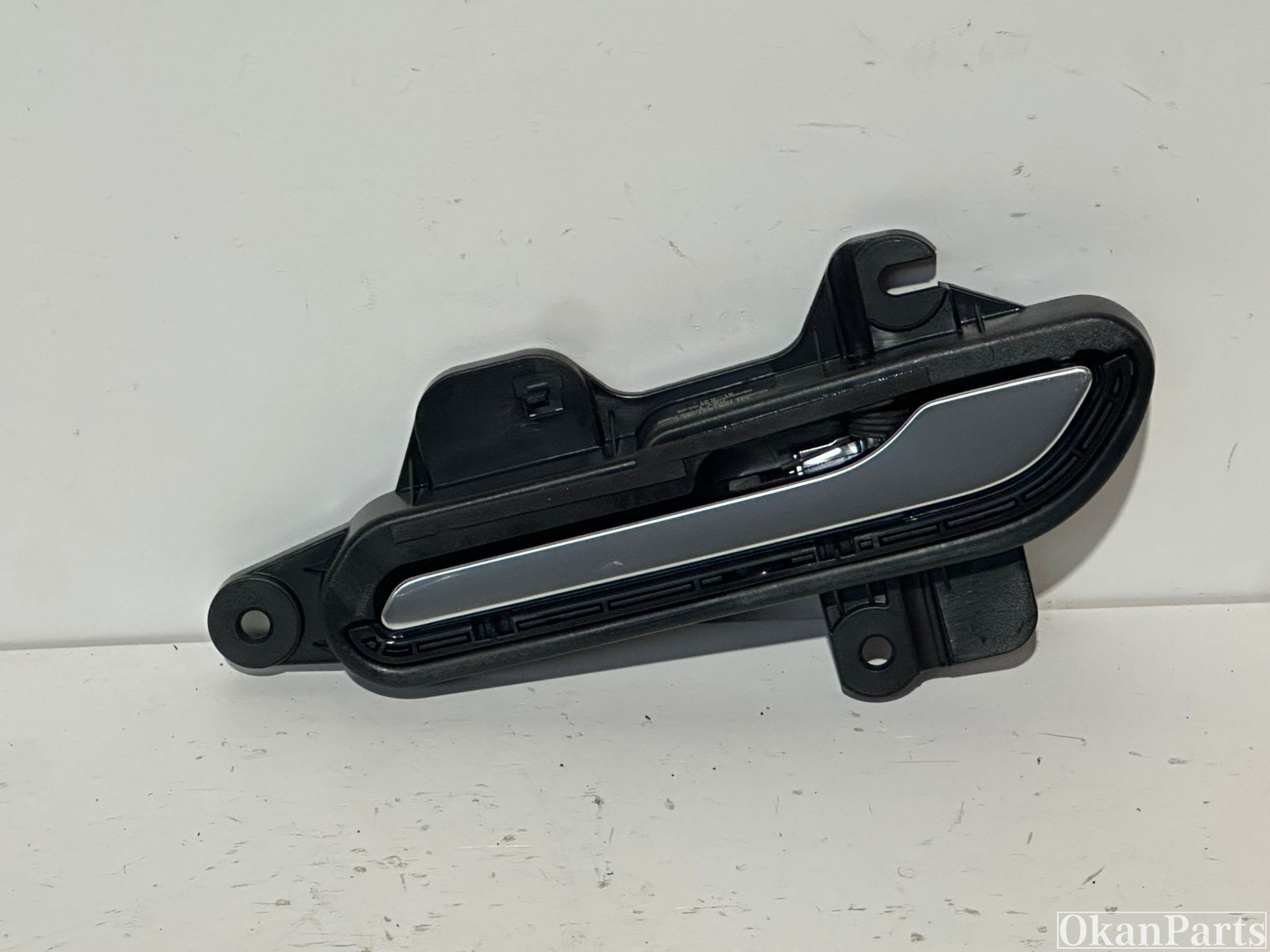 Tesla Model 3 linker vorderer Griff links 1081831-00-J