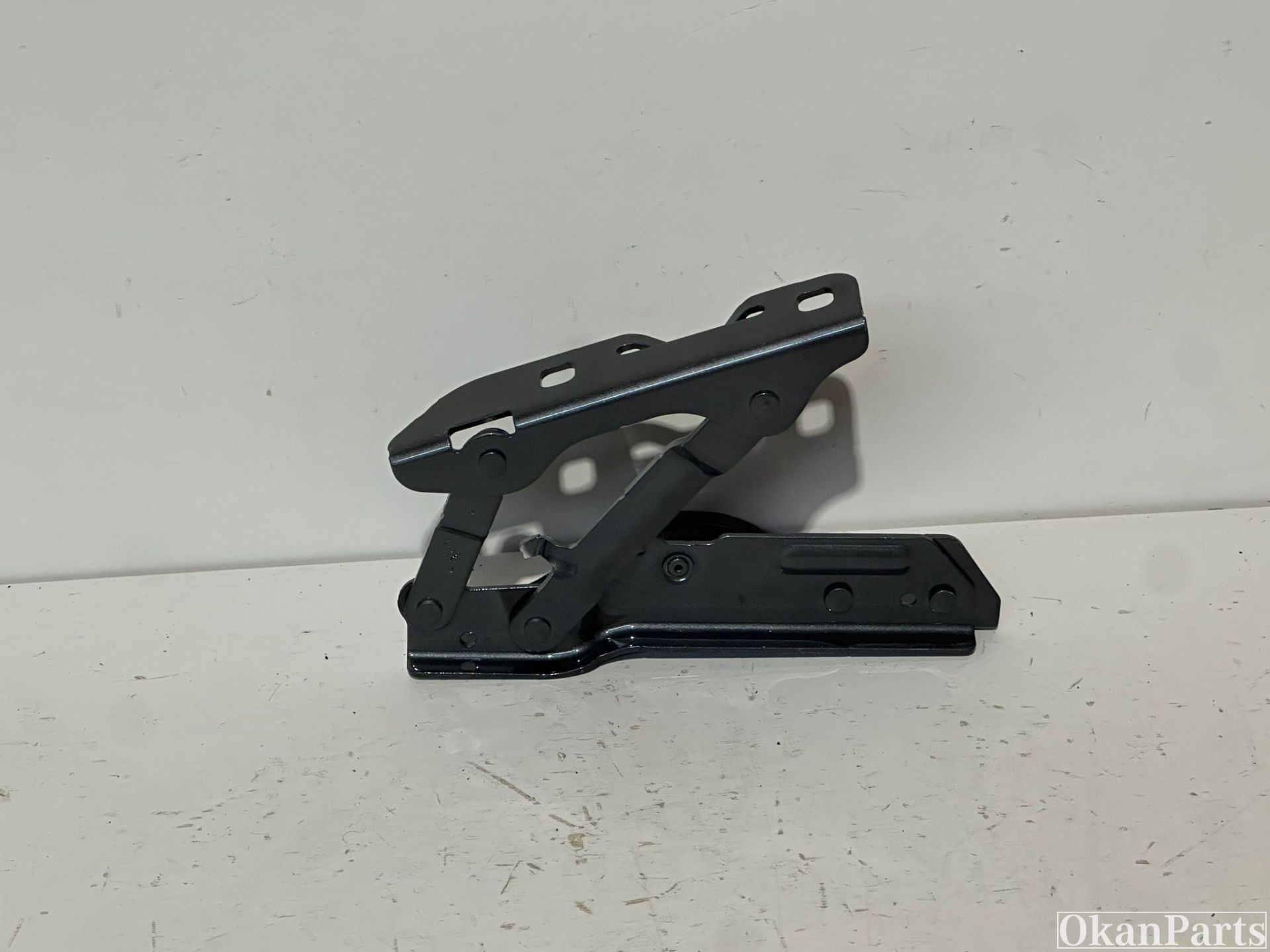 Charnière de capot gauche Tesla Model S gauche 1029284-00-C