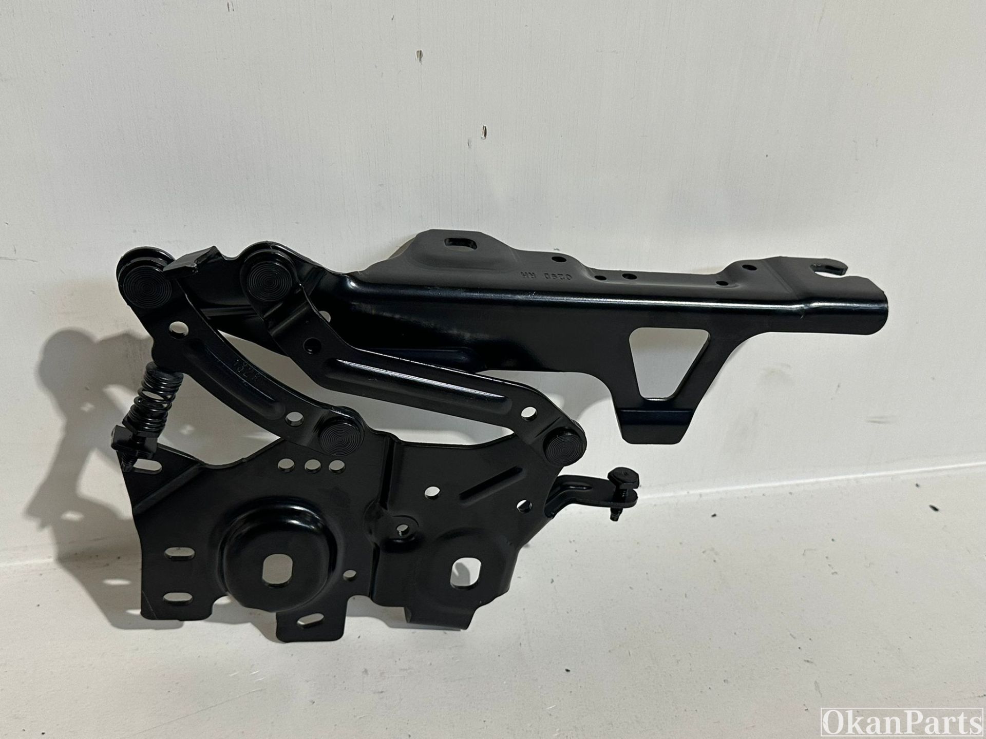 Mini Clubman F54 voor motorkap scharnier rechts 41007438920