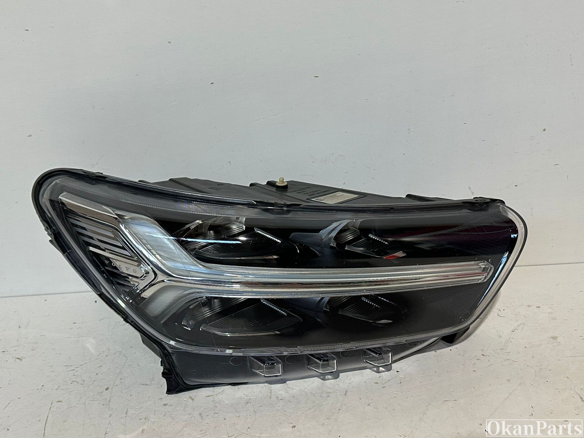 Volvo XC40 LED right headlight right 32133578