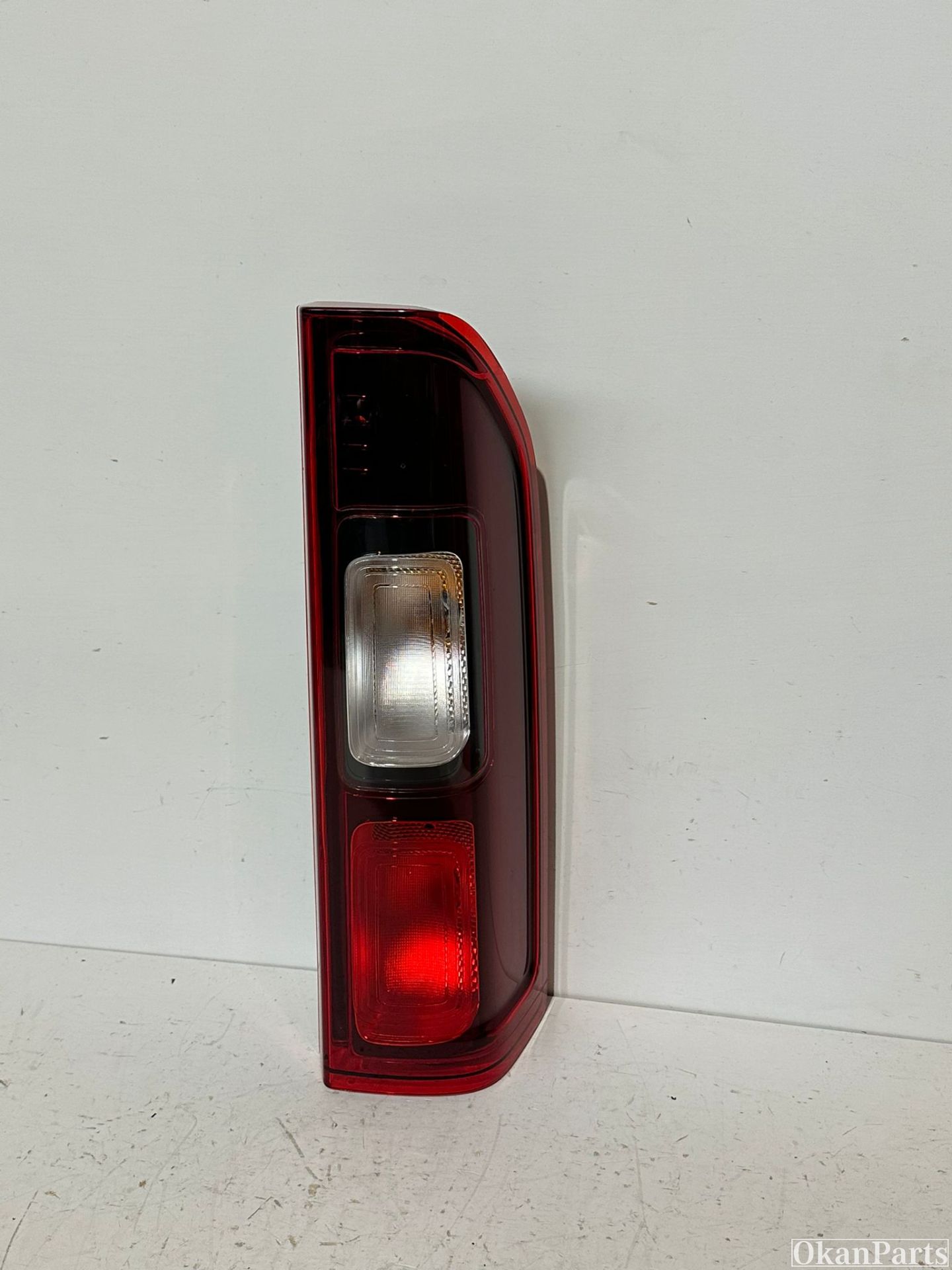 Renault Trafic III rechter achterlicht rechts 265504656R